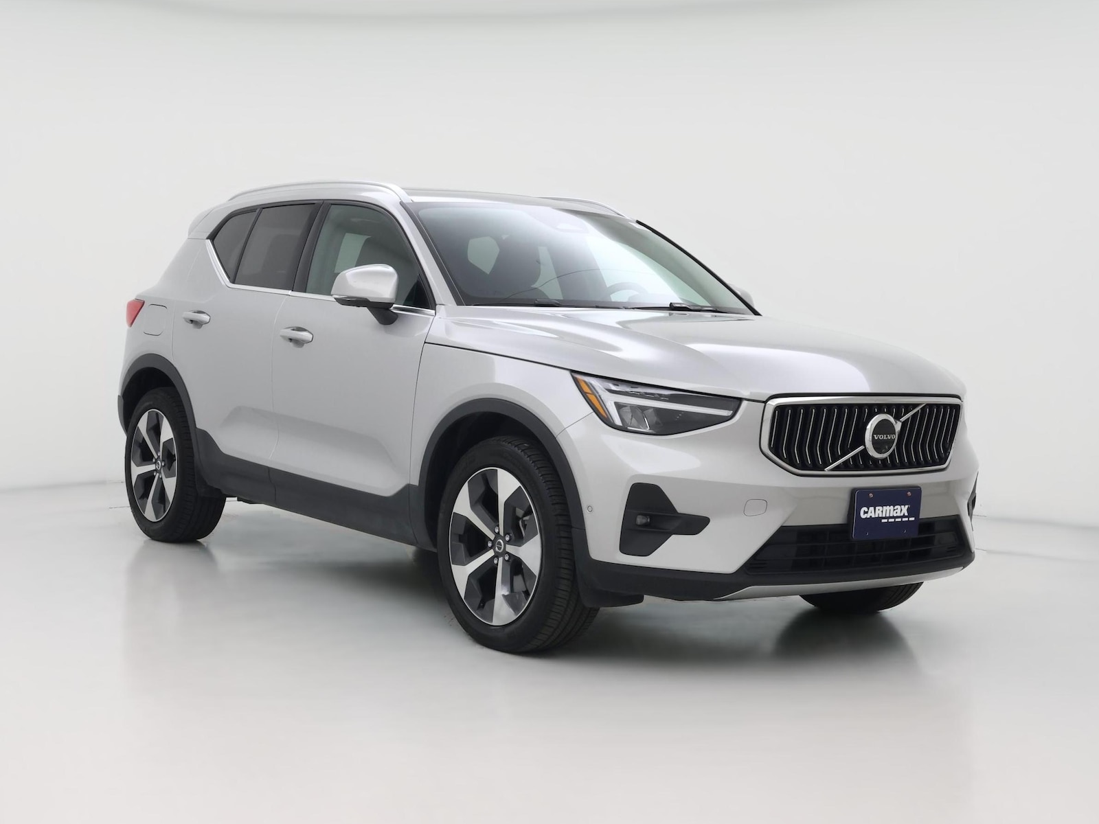 2025 Volvo XC40