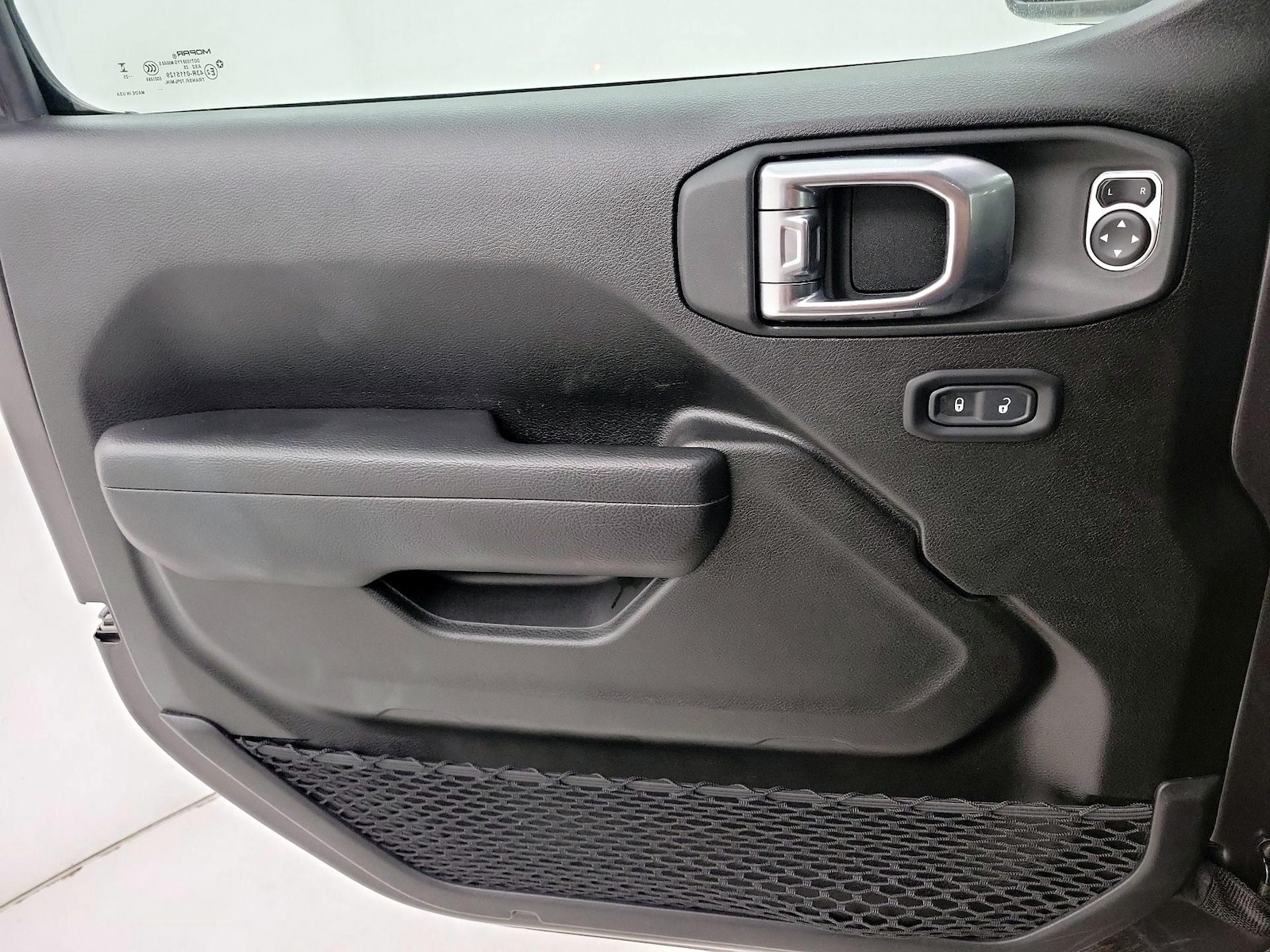 2025 Jeep Wrangler 4-Door Willys - Photo 13