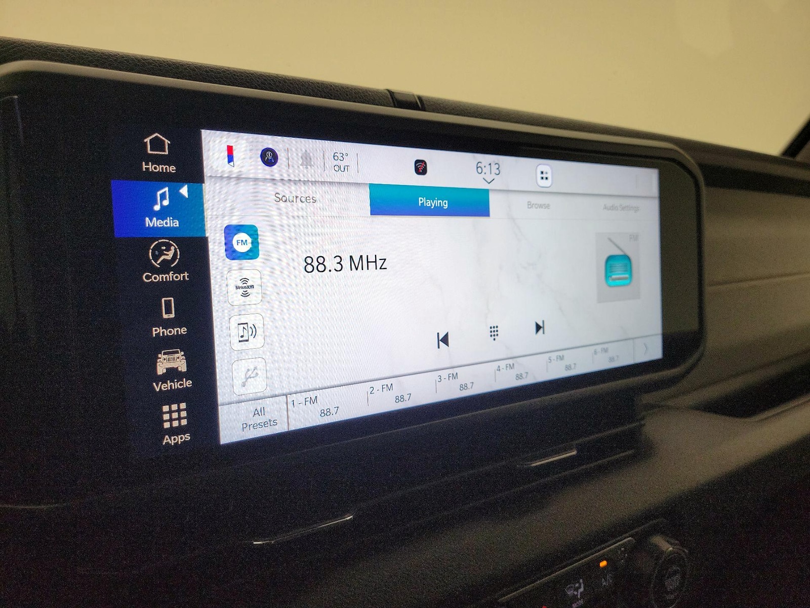 2025 Jeep Wrangler 4-Door Willys - Photo 16