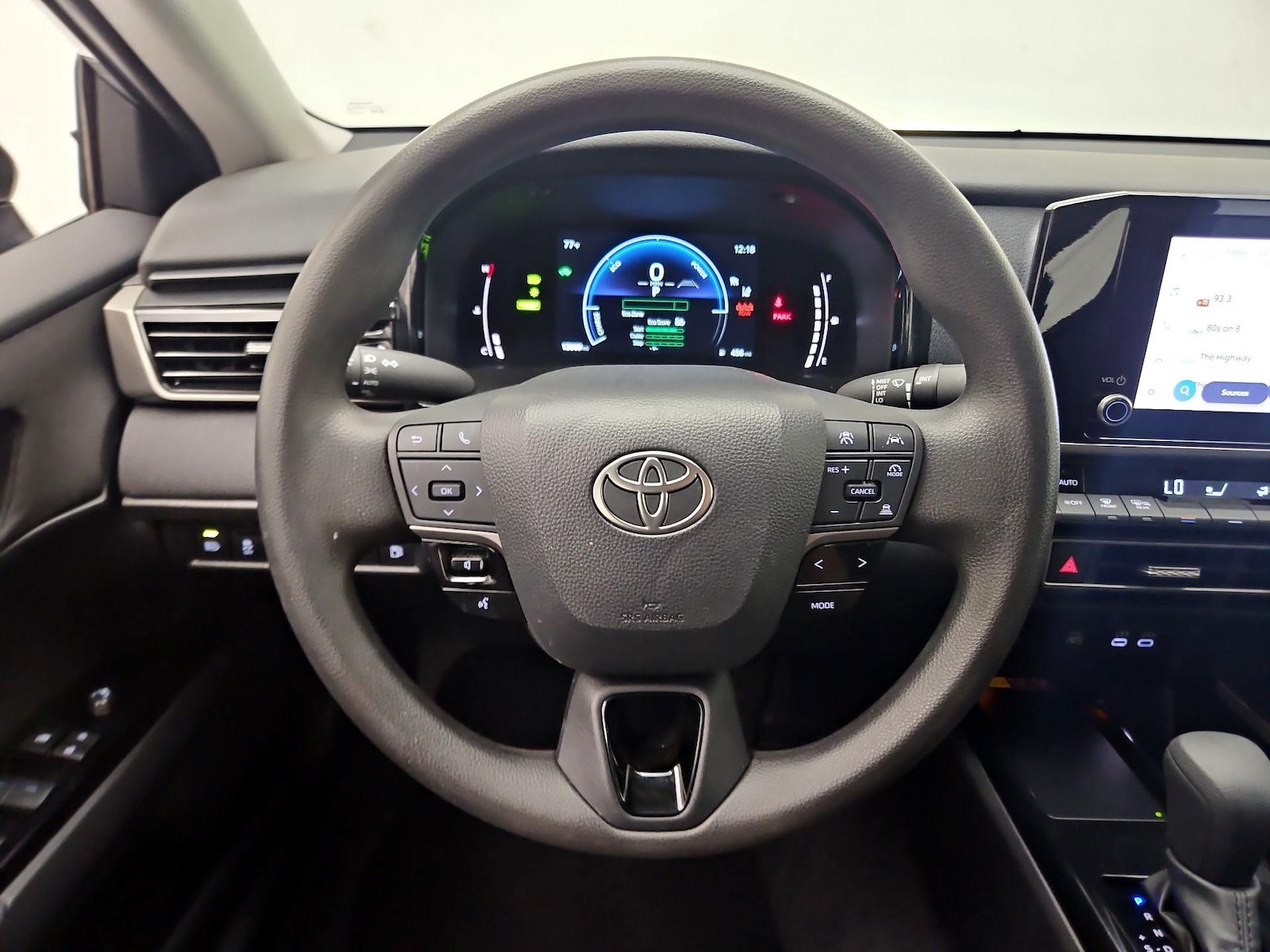 2025 Toyota Camry LE - Photo 11