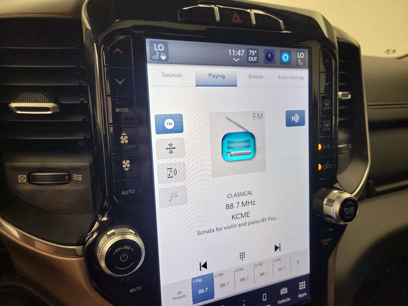 2022 RAM Ram 1500 Pickup Laramie - Photo 17
