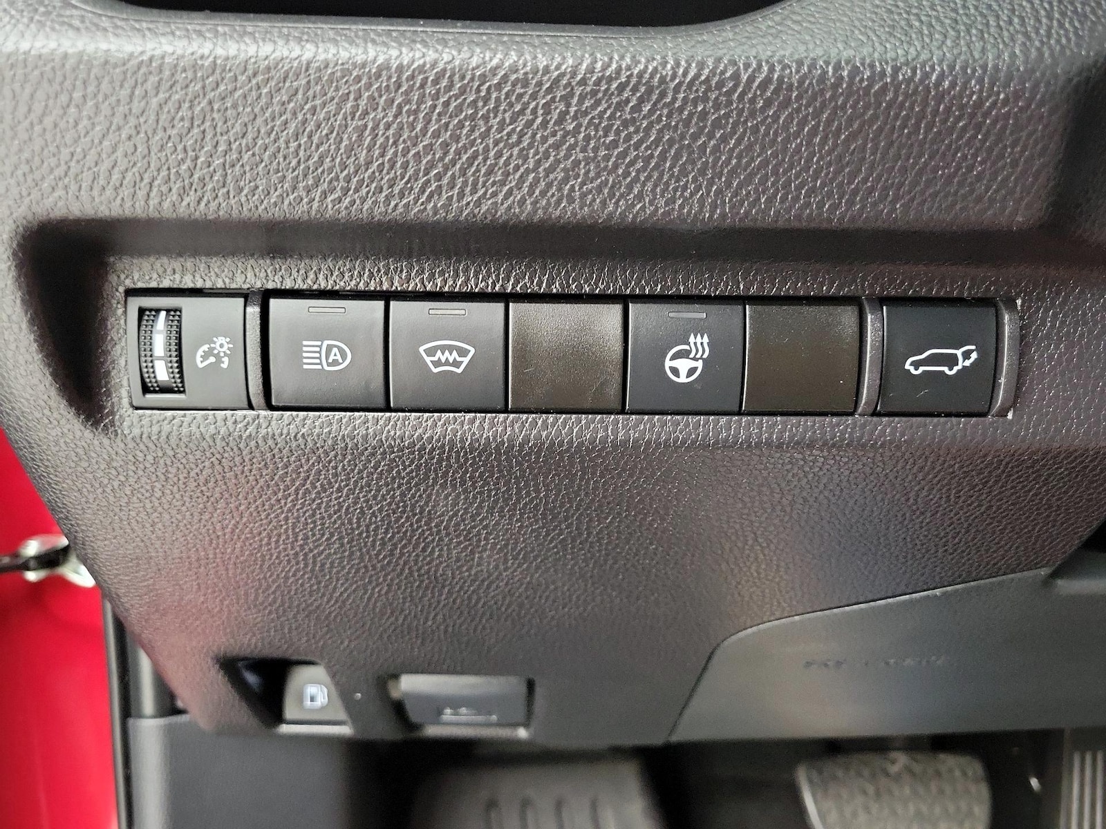 2024 Toyota RAV4 XLE Premium - Photo 14