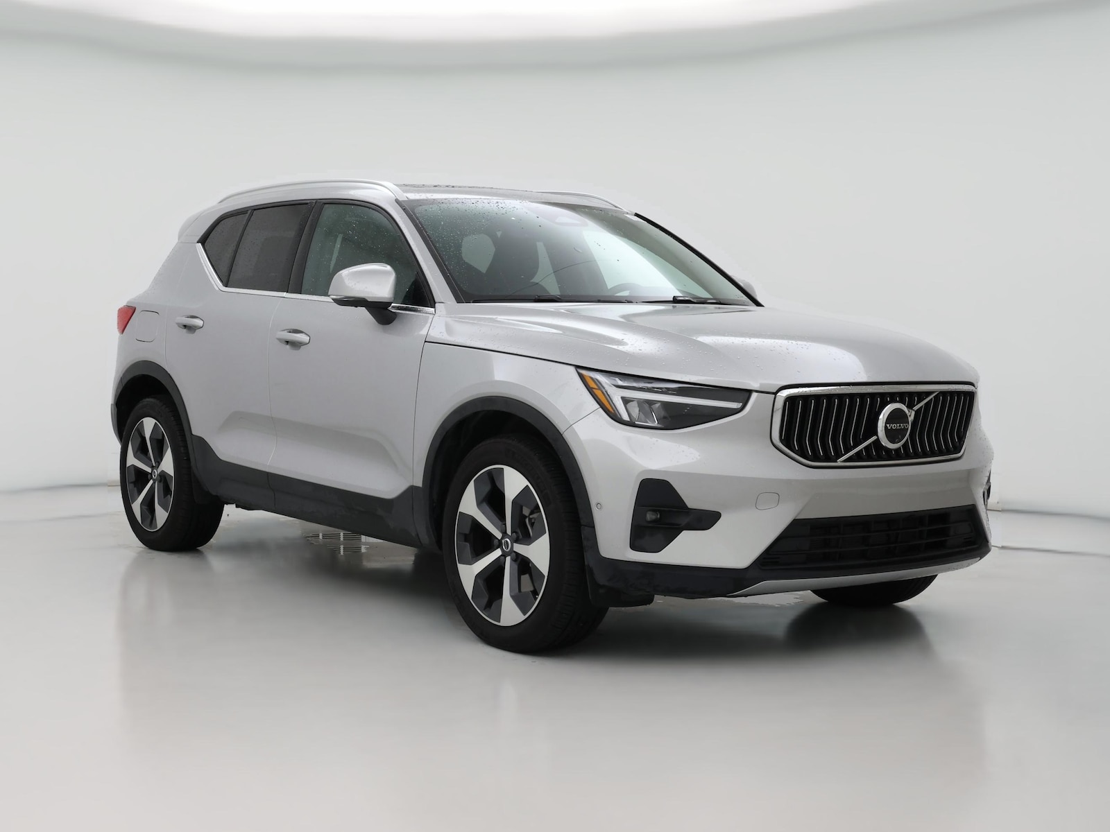 2025 Volvo XC40