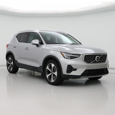 2025 Volvo XC40 B5 Plus Bright Theme