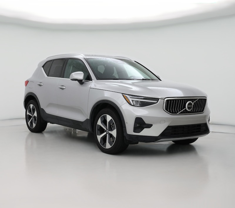 2025 Volvo XC40 B5 Plus Bright Theme