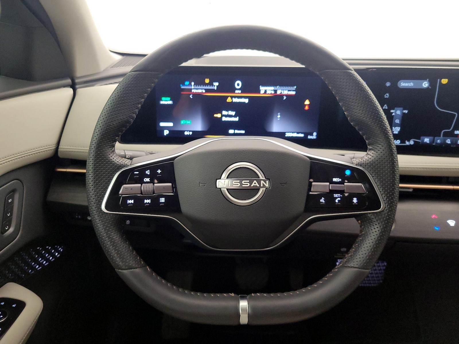 2024 Nissan ARIYA Engage+ - Photo 11