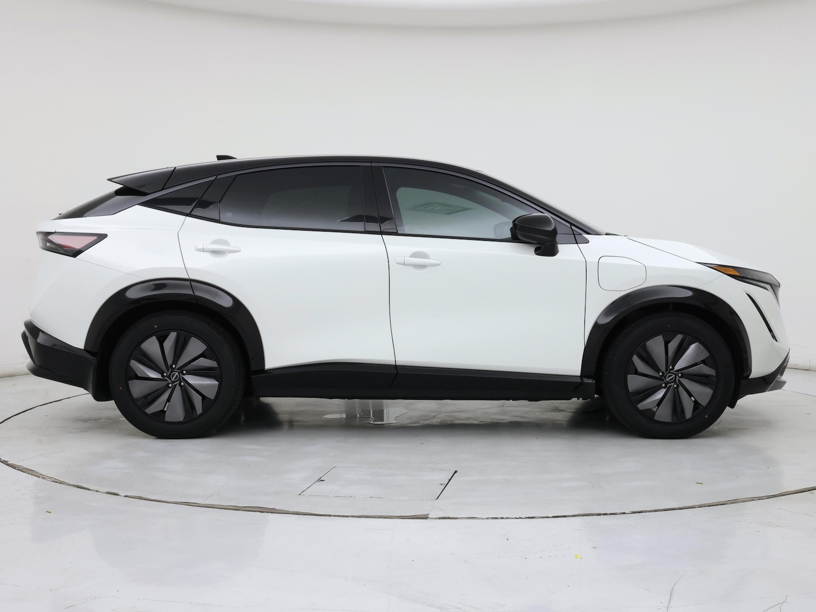 2024 Nissan ARIYA Engage+ - Photo 8