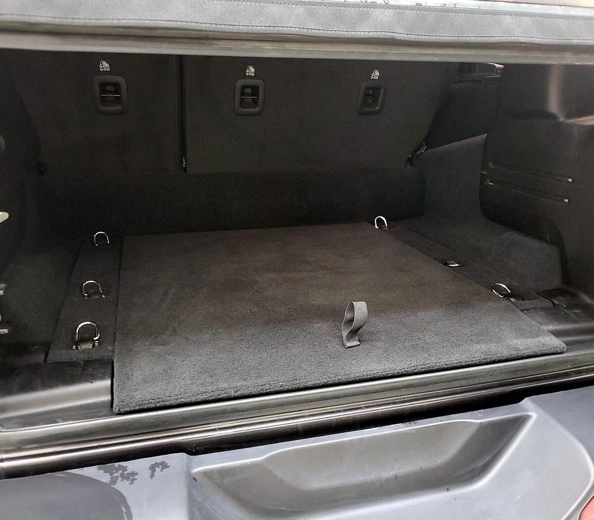 Trunk/Cargo (Seats Up)