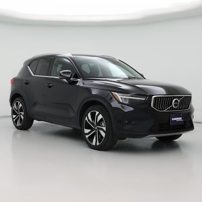 2025 Volvo XC40 B5 Plus Bright Theme