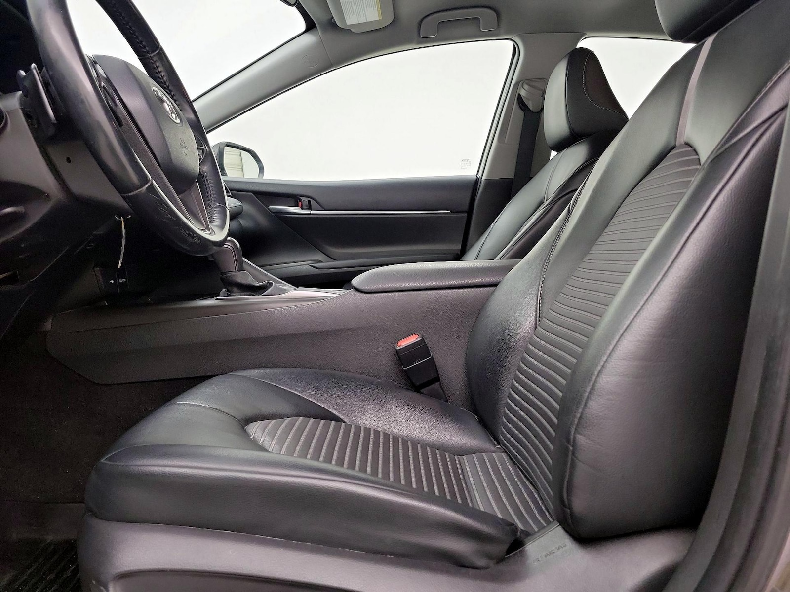 Power Seat(s) & Side Airbags