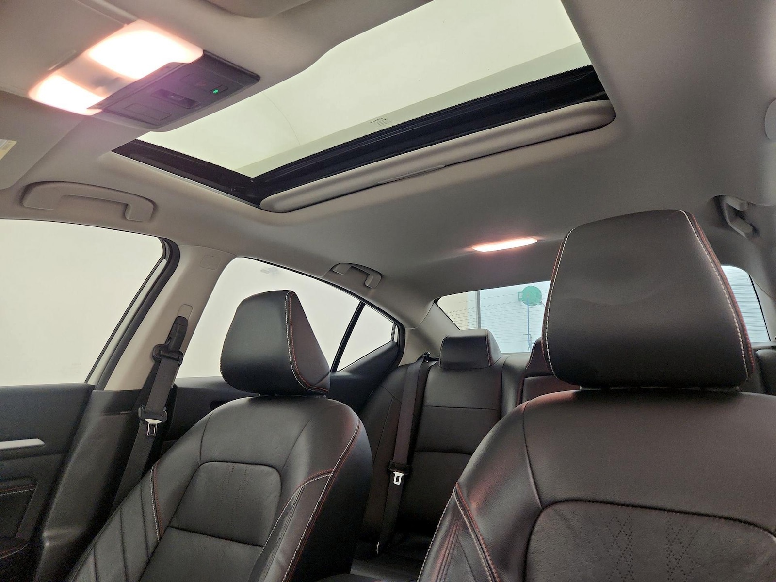 Sunroof(s) & Overhead Airbags