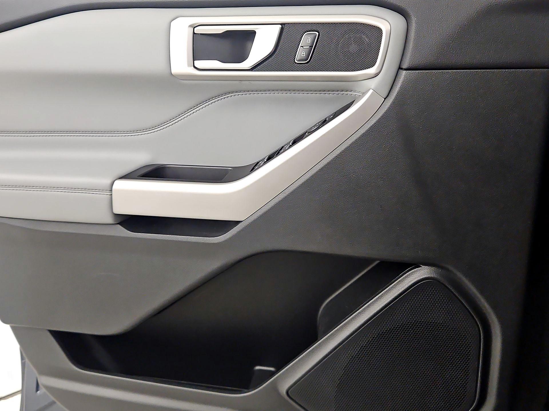 Thumbnail: 2022 Ford Explorer - 12