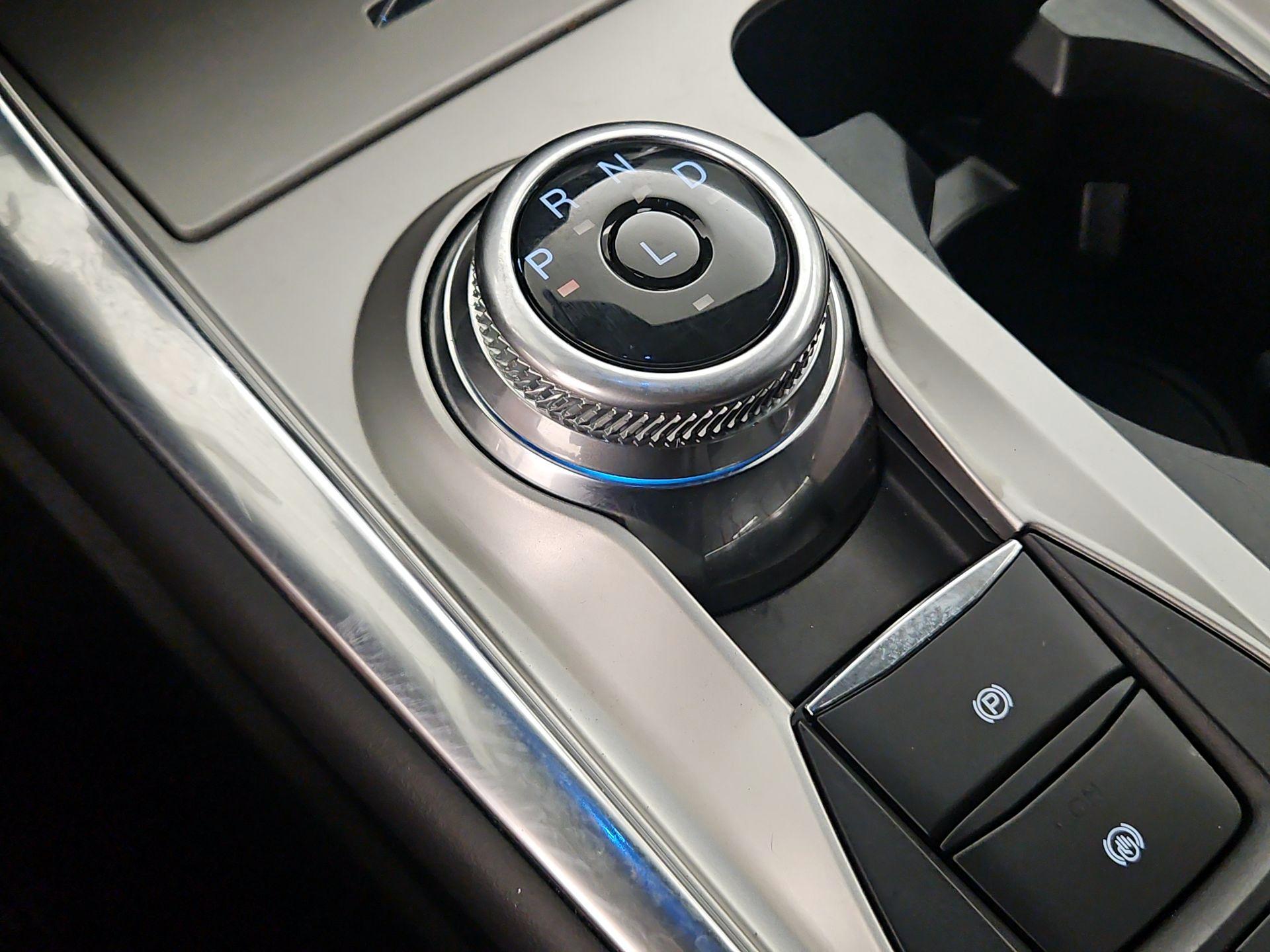 Thumbnail: 2022 Ford Explorer - 18