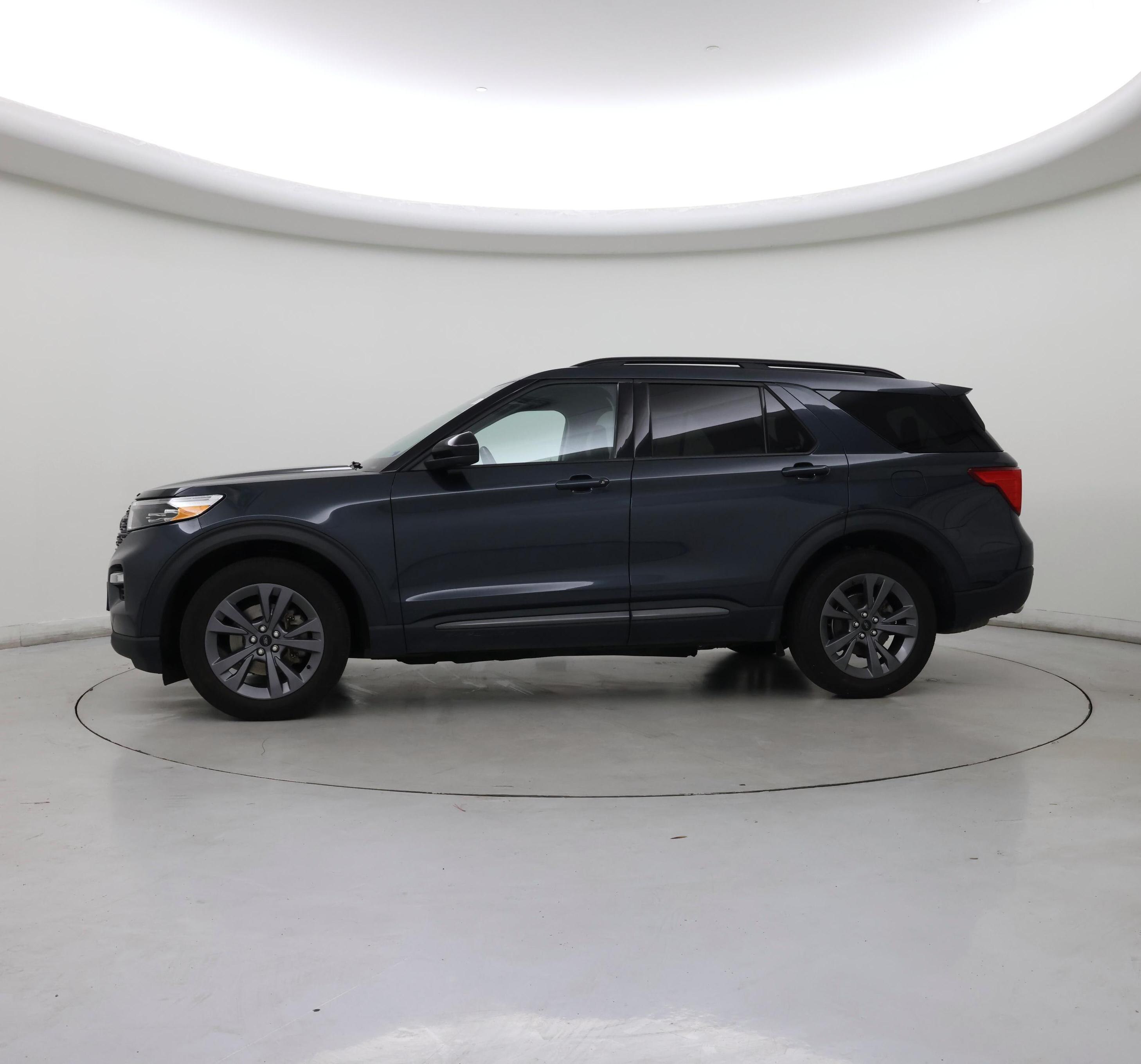 Thumbnail: 2022 Ford Explorer - 3