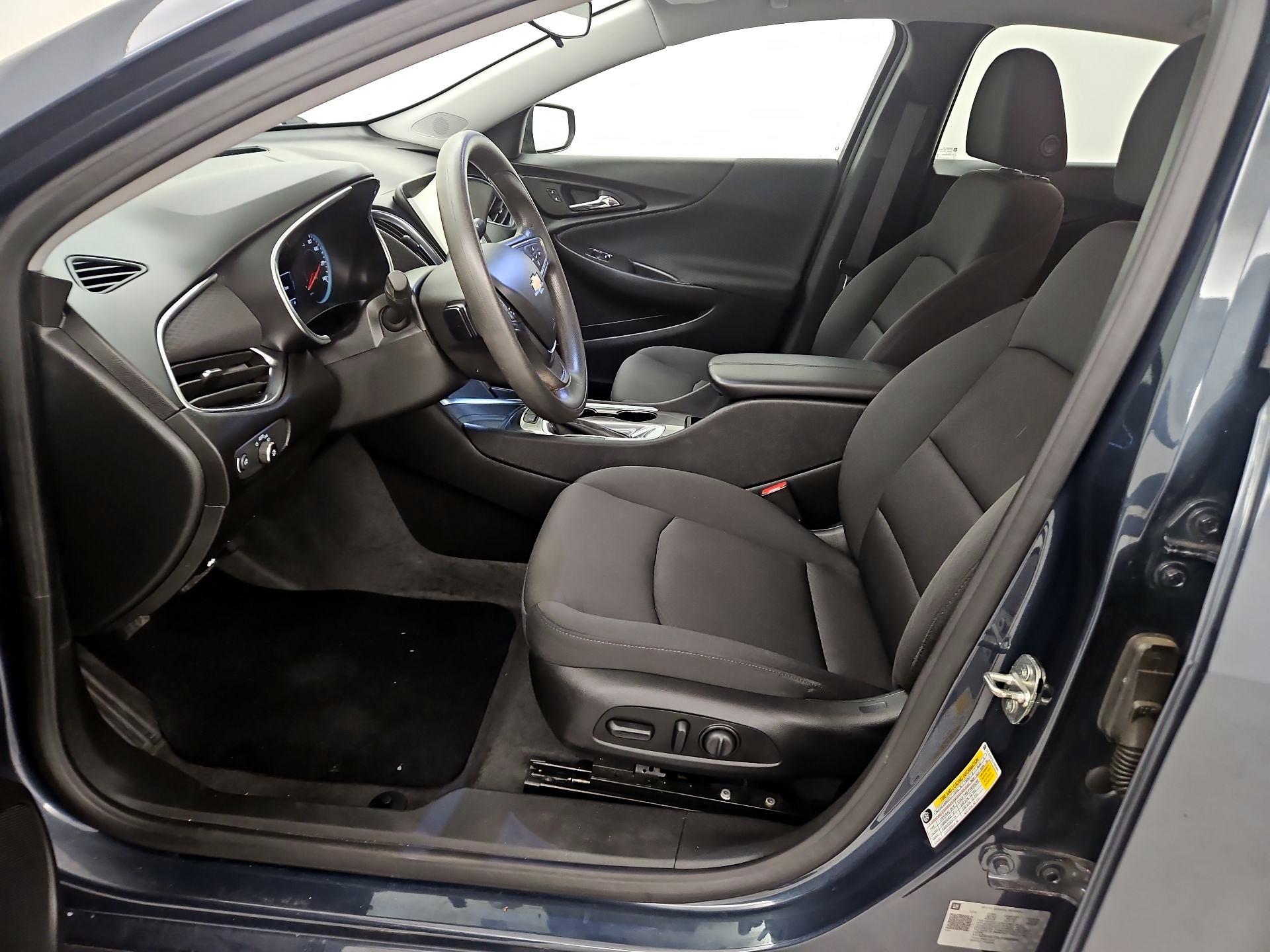 Thumbnail: 2020 Chevrolet Malibu - 11