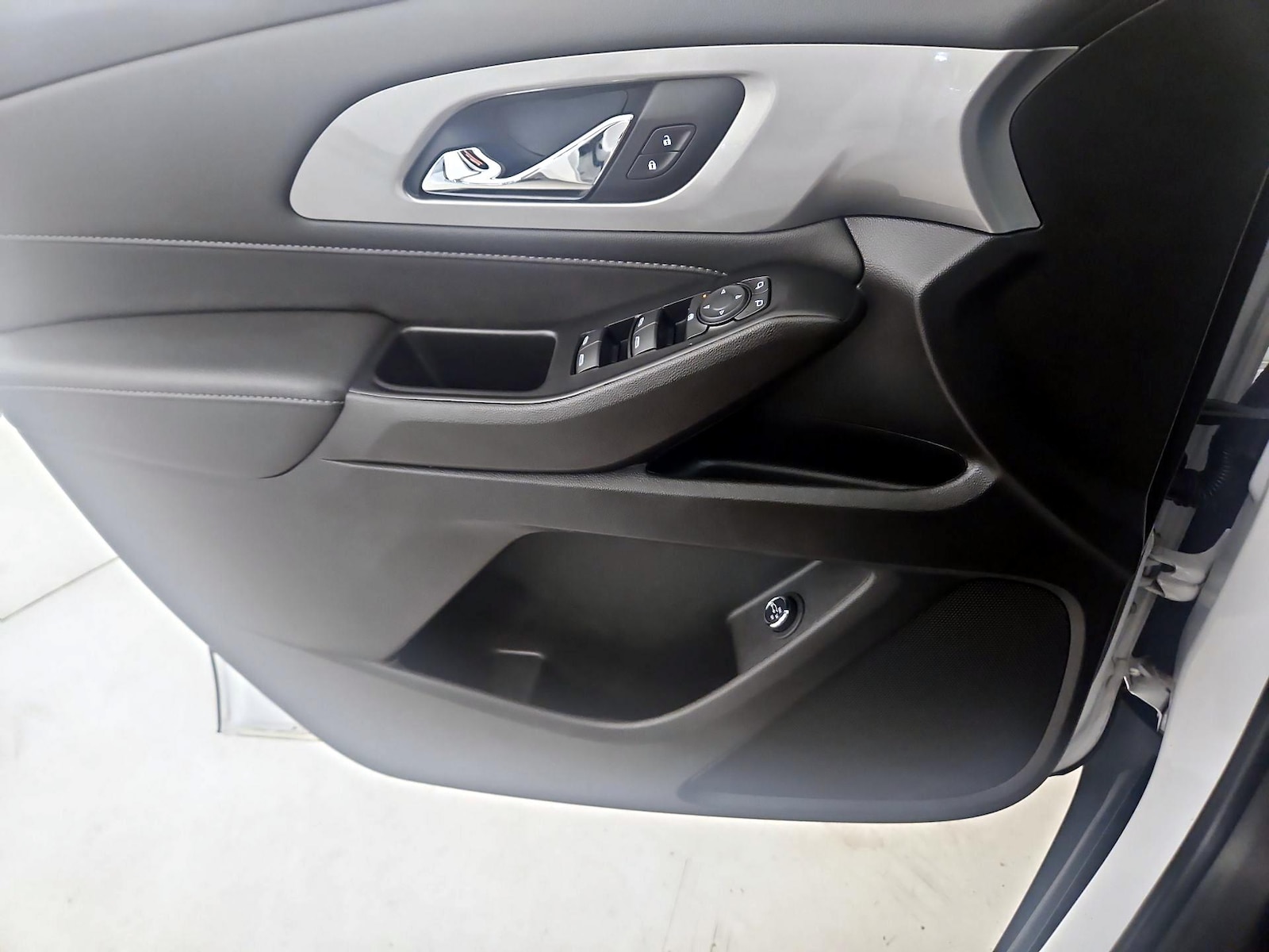 2022 Chevrolet Traverse 1LT - Photo 13