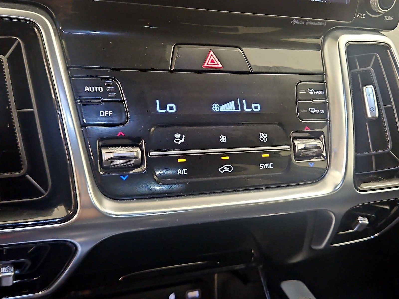 2022 Kia Sorento SX - Photo 18