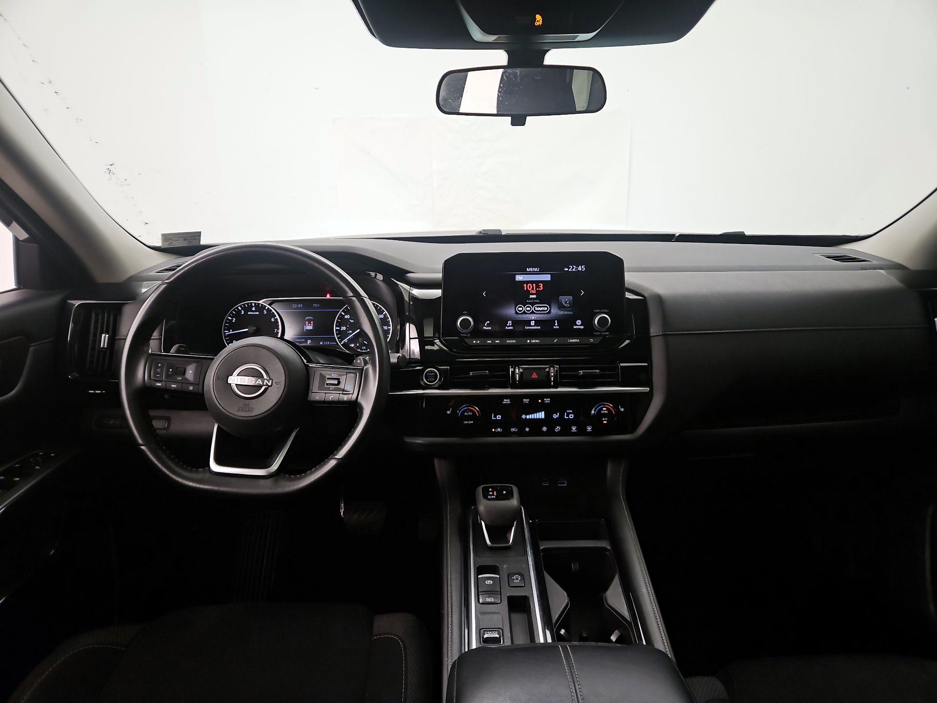 Thumbnail: 2023 Nissan Pathfinder - 9
