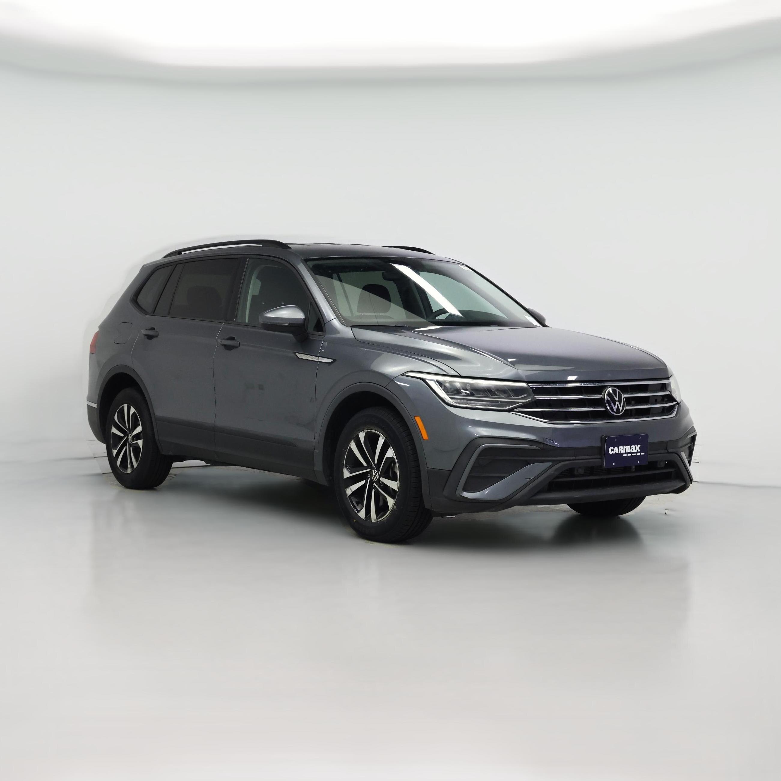 Thumbnail: 2023 Volkswagen Tiguan - 1