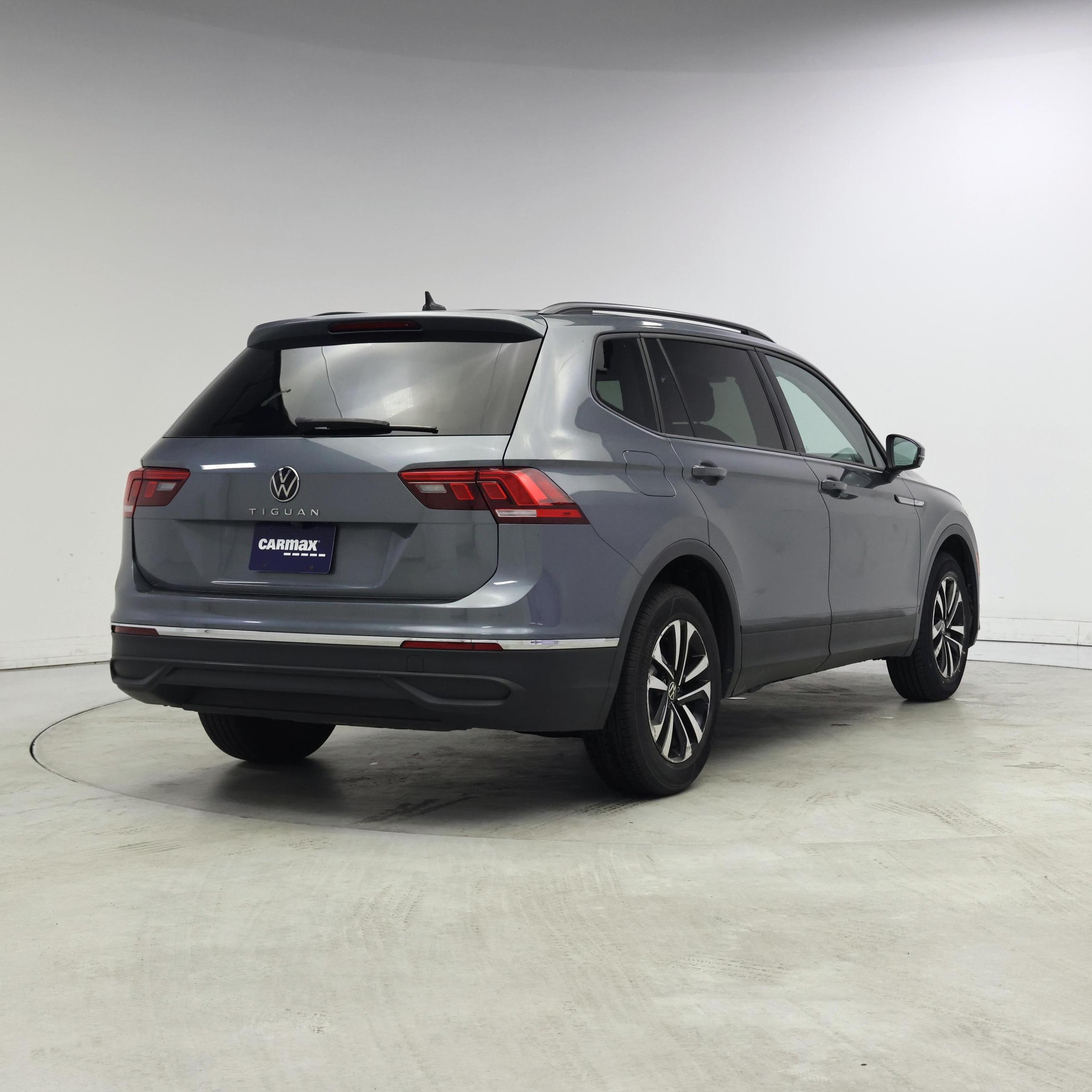 Thumbnail: 2023 Volkswagen Tiguan - 8