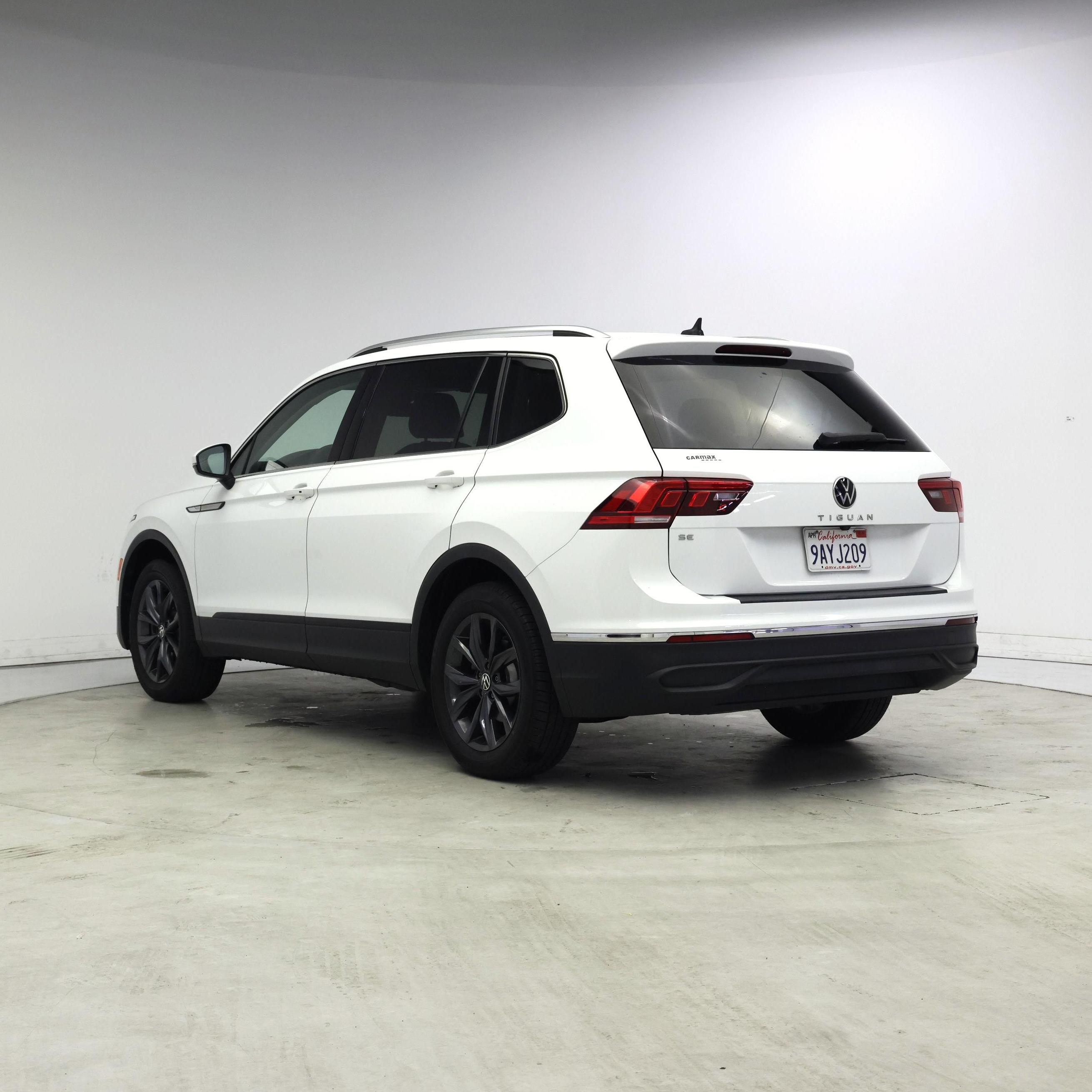 Thumbnail: 2022 Volkswagen Tiguan - 2