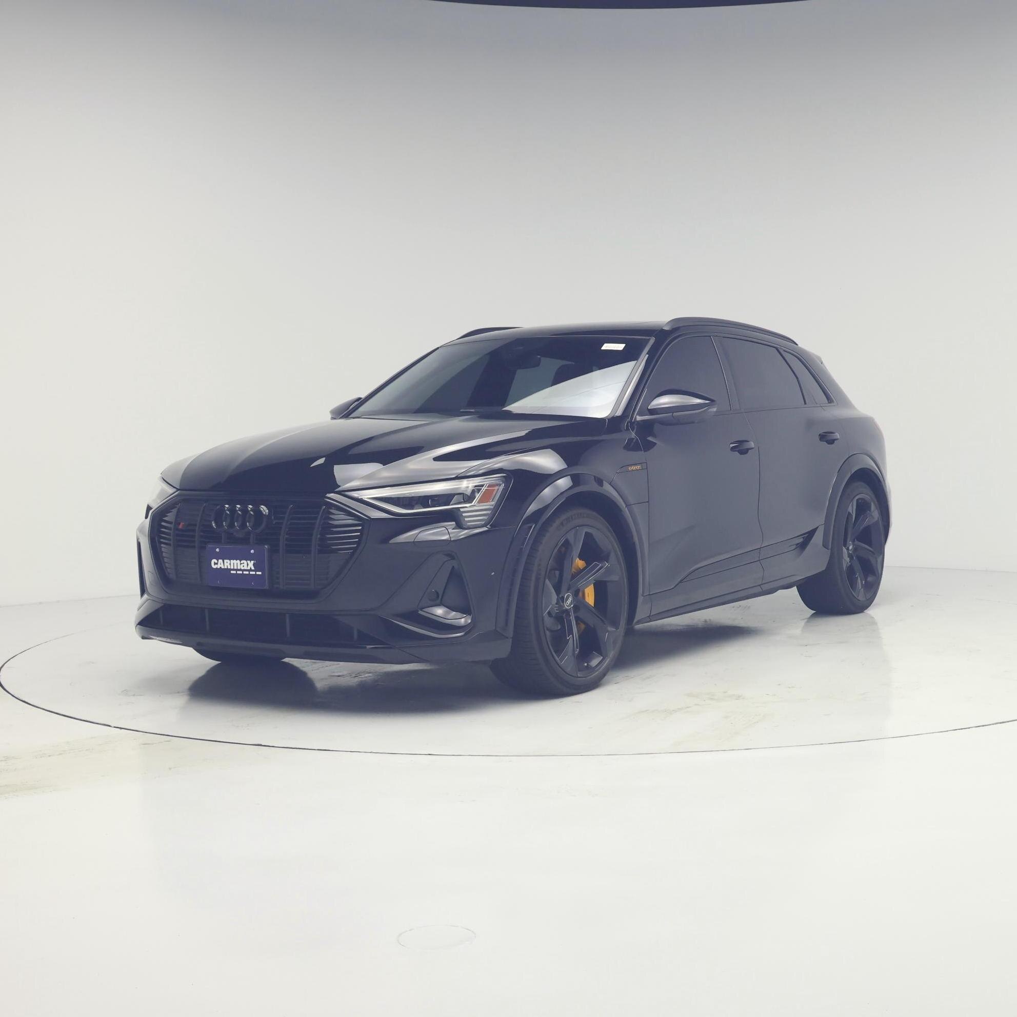 Thumbnail: 2023 Audi e-tron S - 4