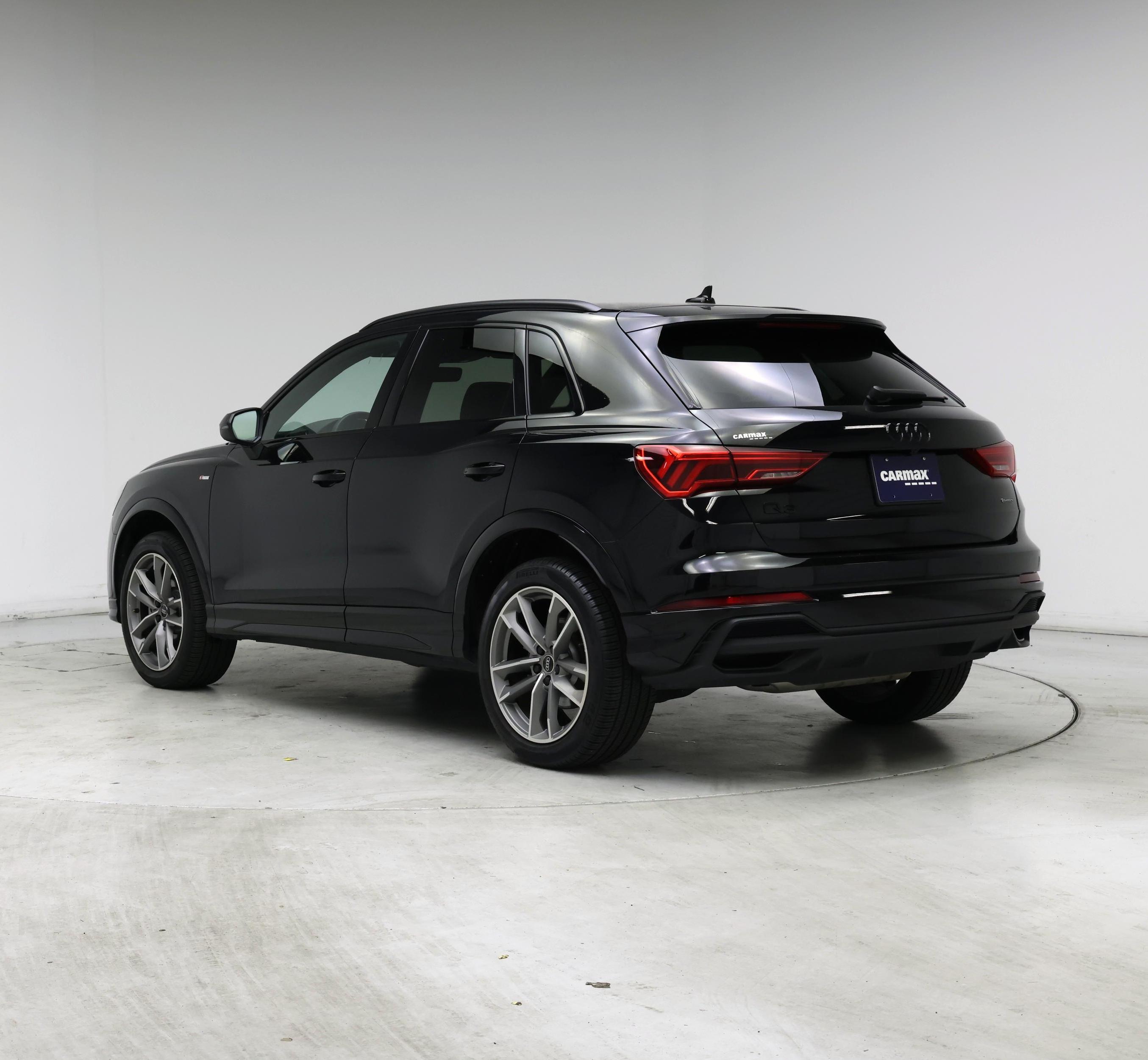 Thumbnail: 2024 Audi Q3 - 2