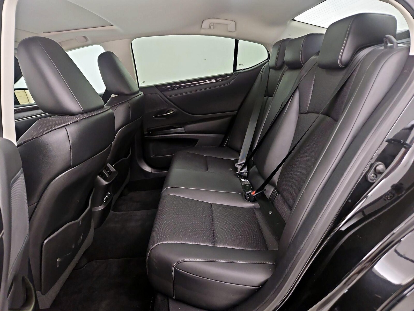 2020 Lexus ES 350 - Photo 22