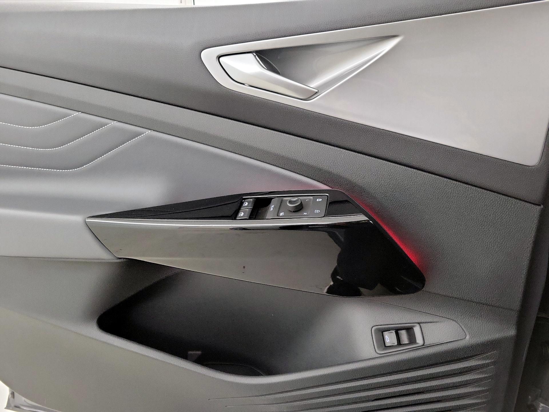 Thumbnail: 2023 Volkswagen ID.4 - 12