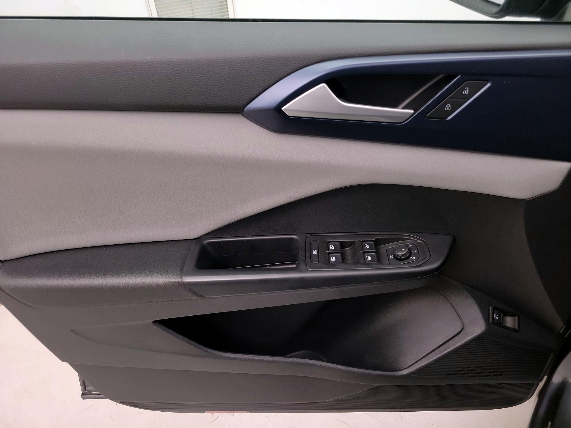Thumbnail: 2023 Volkswagen Taos - 12