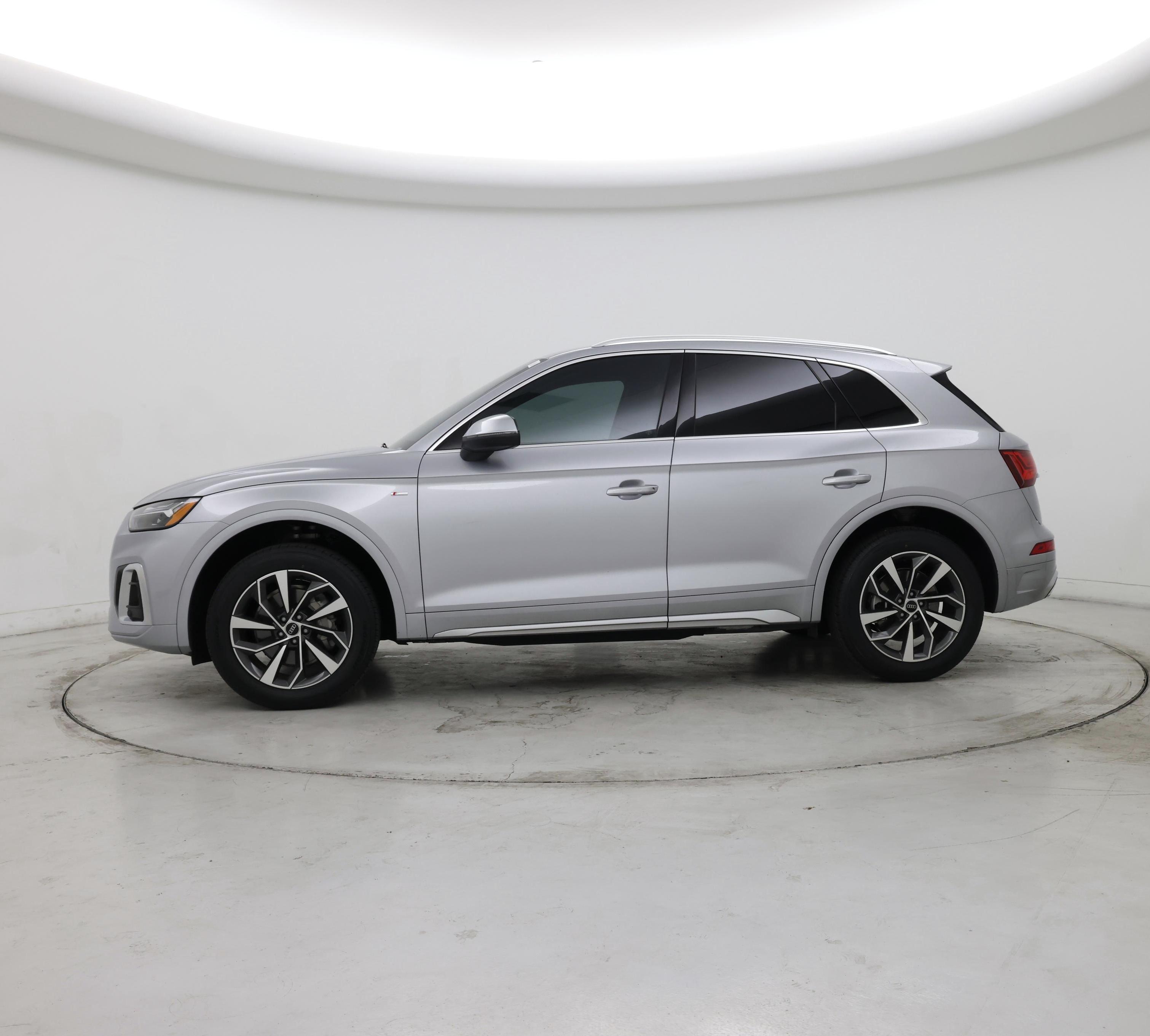 Thumbnail: 2023 Audi Q5 - 3