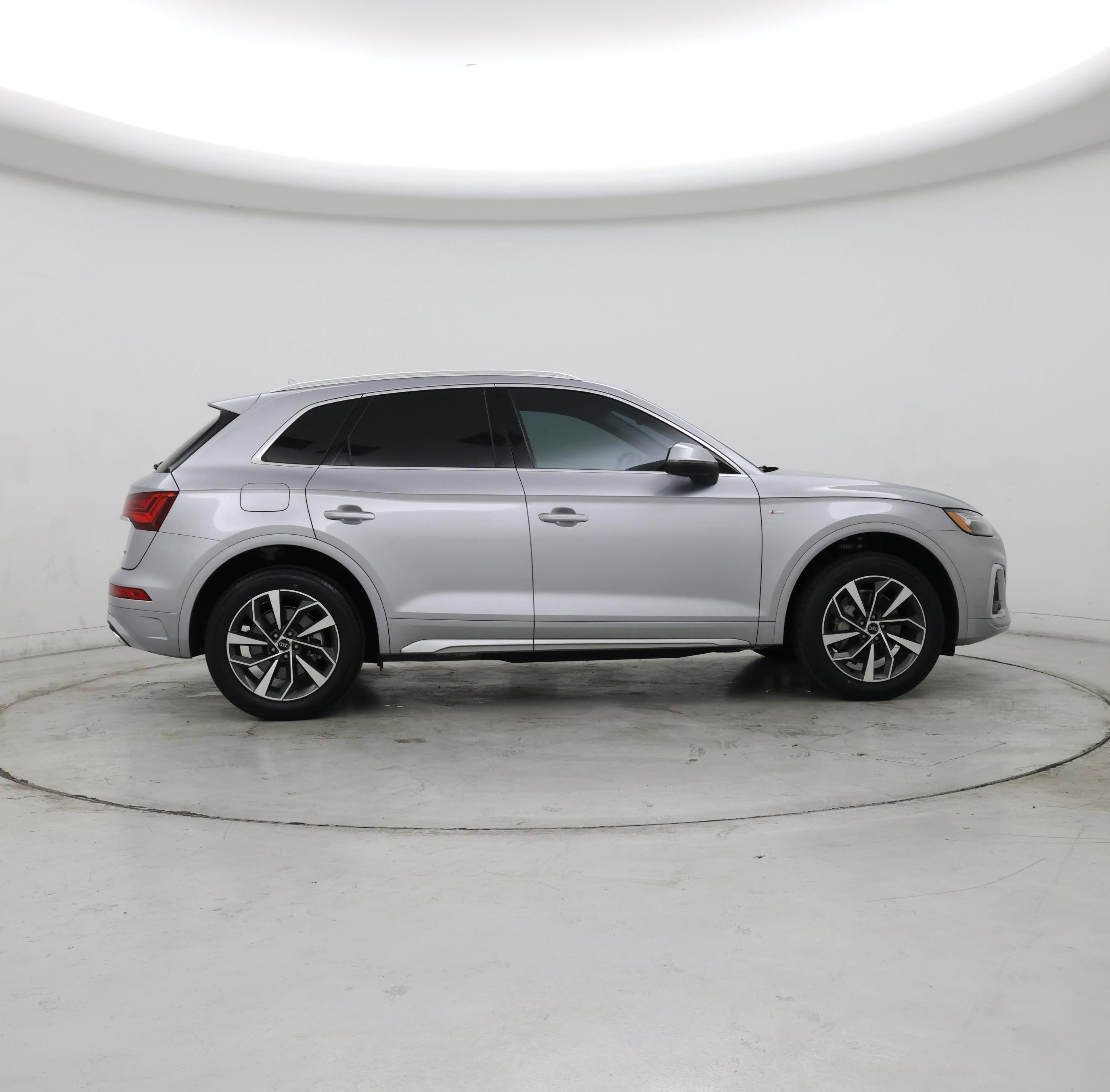 Thumbnail: 2023 Audi Q5 - 7