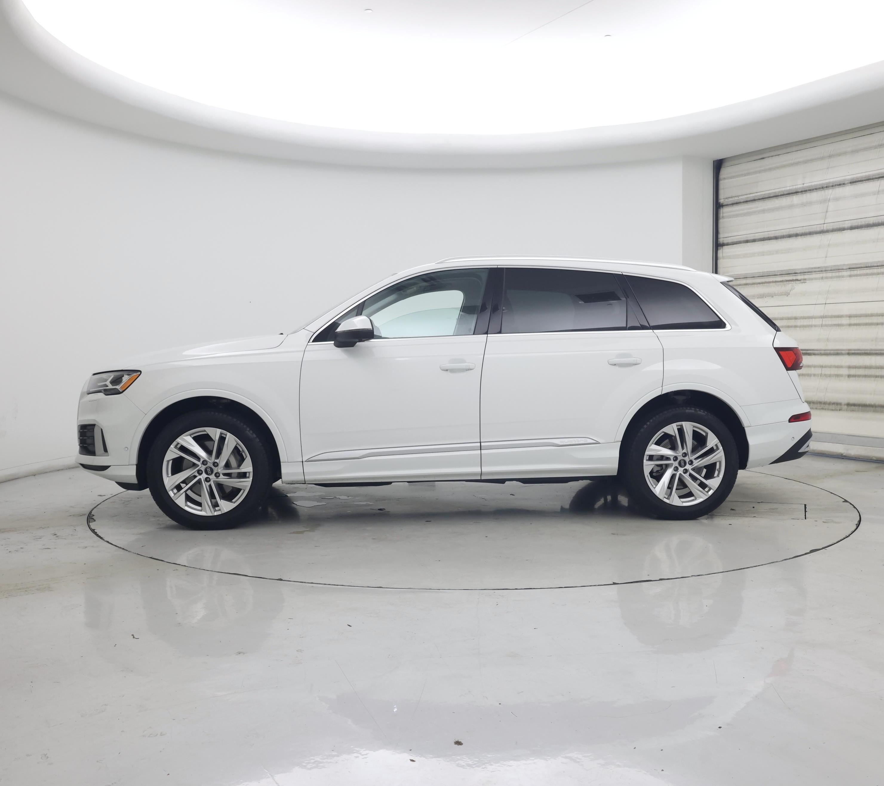 Thumbnail: 2023 Audi Q7 - 3