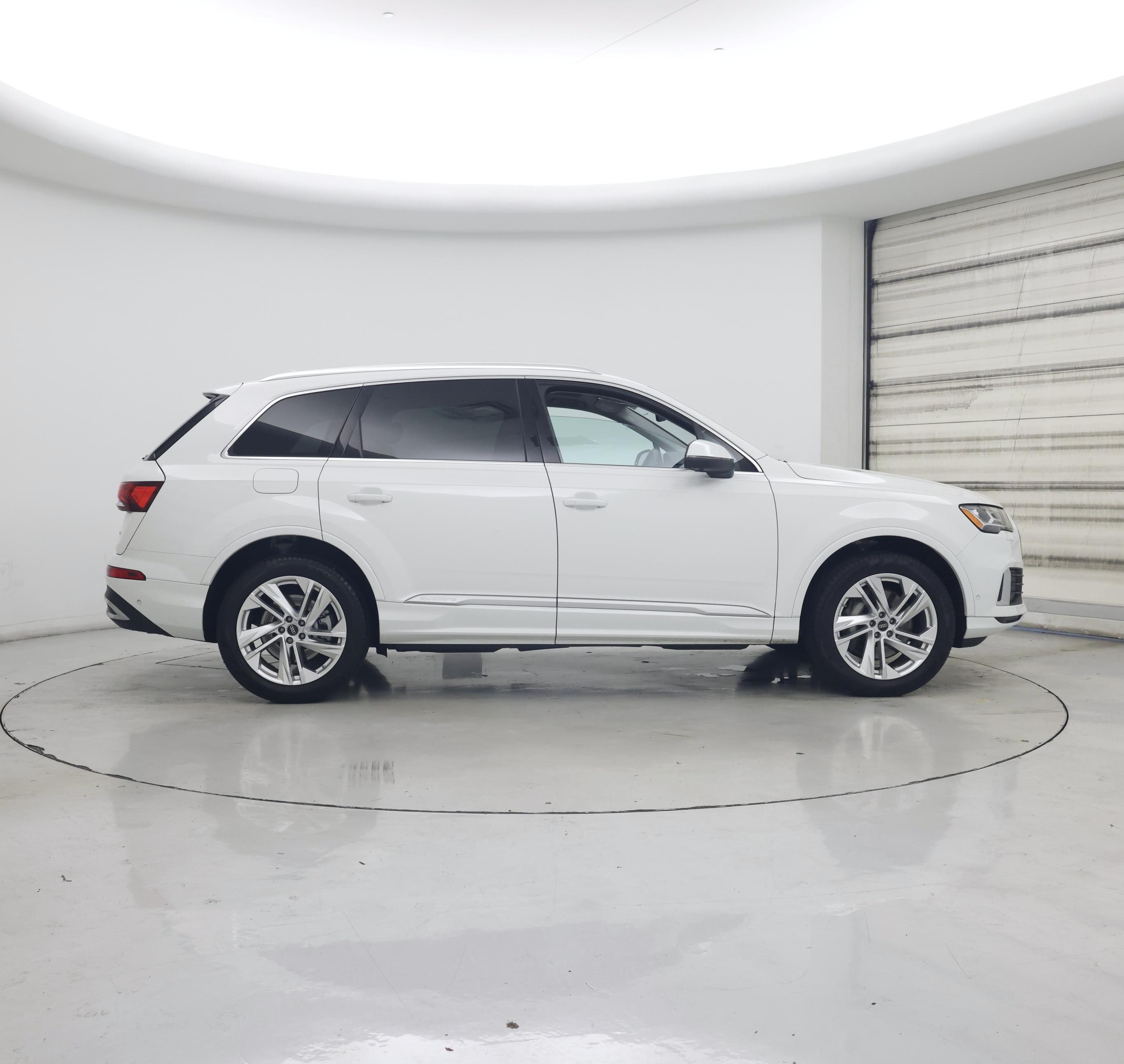 Thumbnail: 2023 Audi Q7 - 7