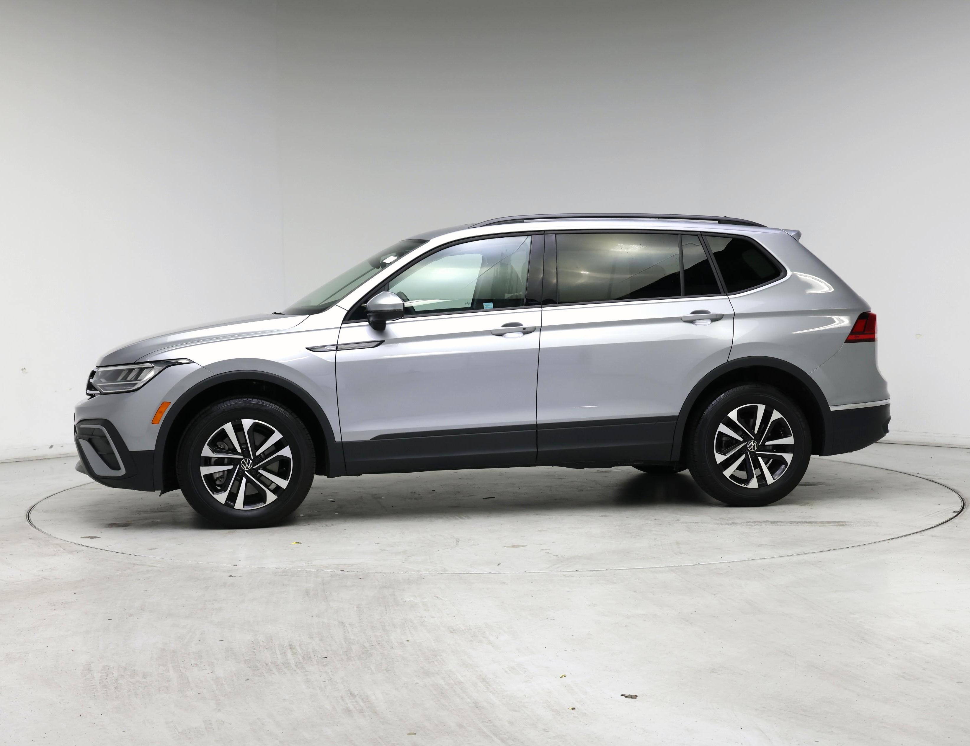 Thumbnail: 2024 Volkswagen Tiguan - 3