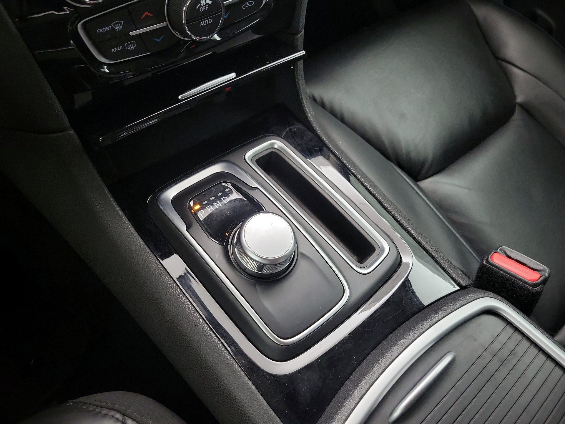 Thumbnail: 2023 Chrysler 300 - 18