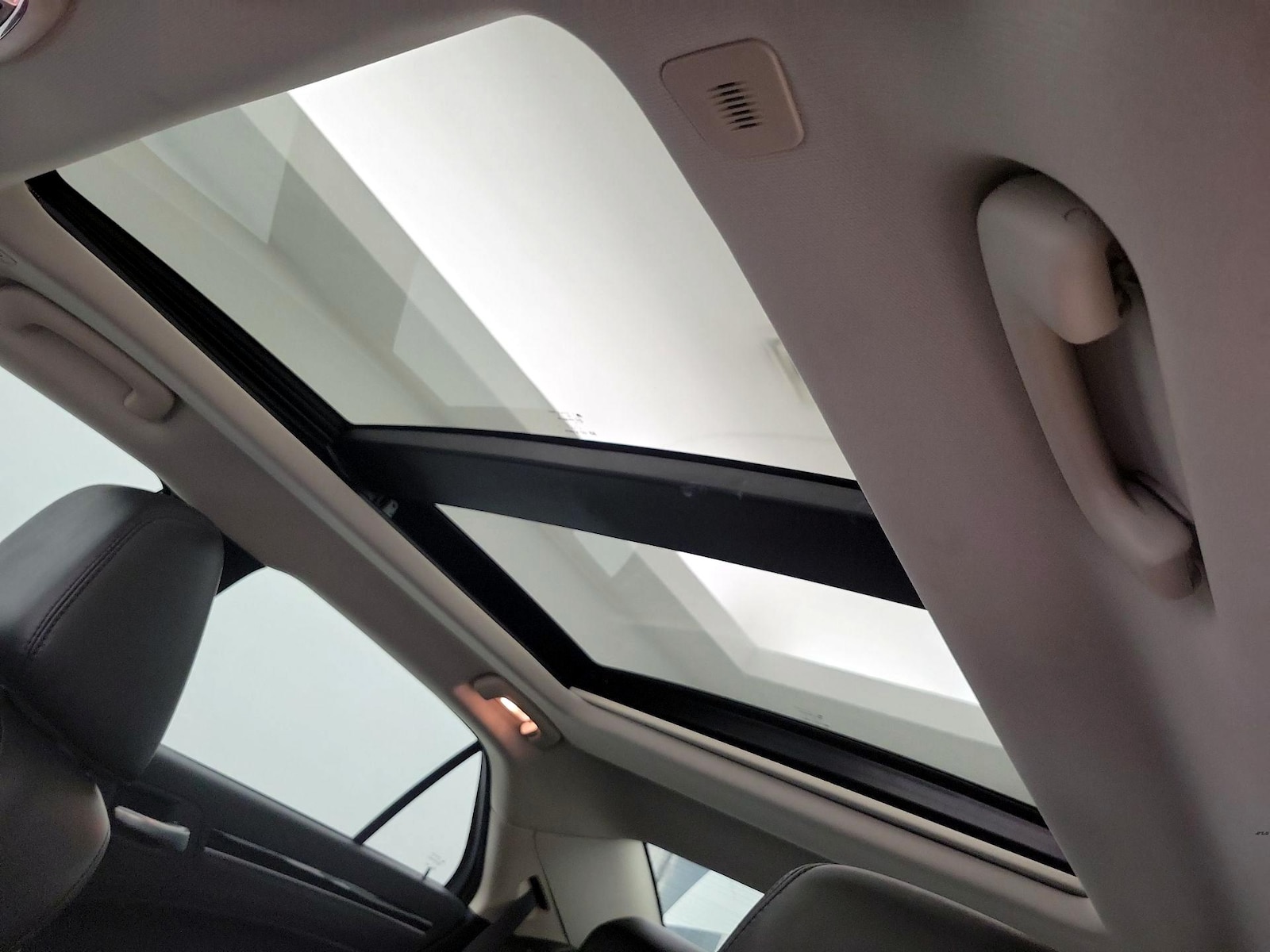 2023 Chrysler 300 Touring L - Photo 21