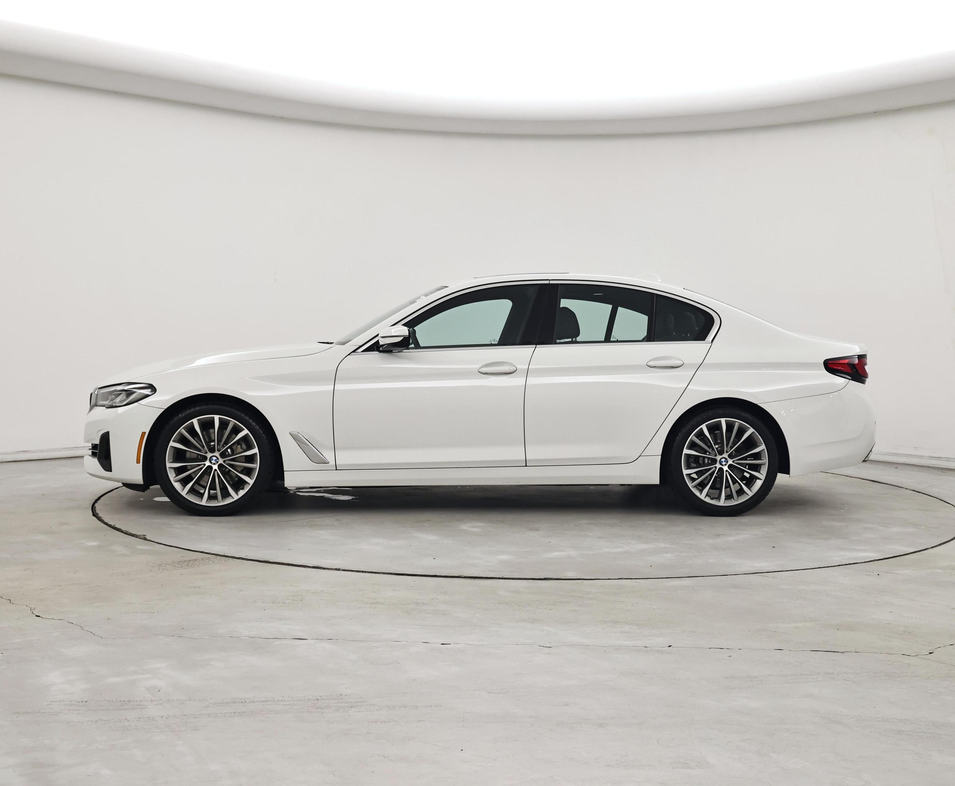 Thumbnail: 2021 BMW 5 Series - 3