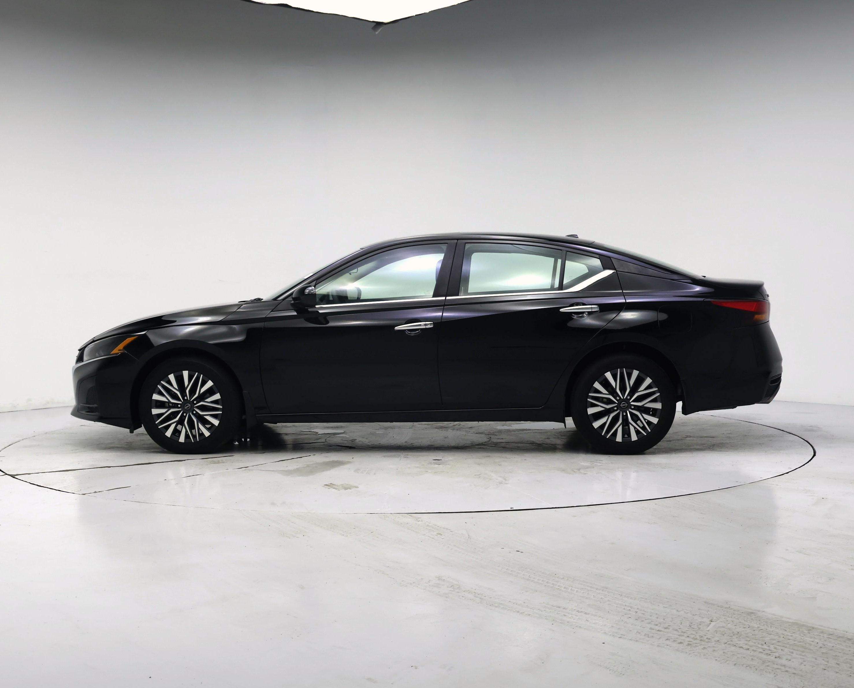 Thumbnail: 2024 Nissan Altima - 3