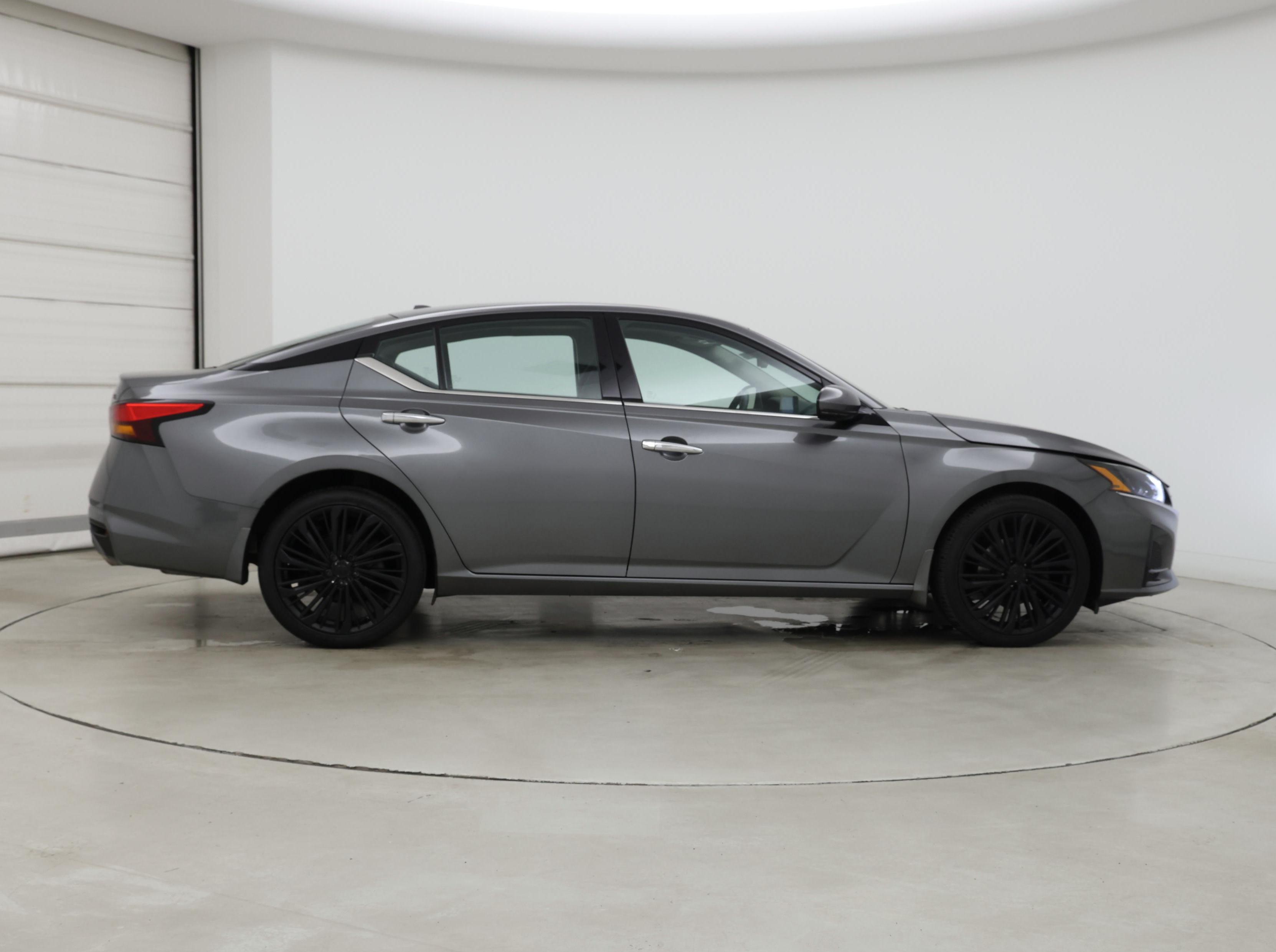 Thumbnail: 2023 Nissan Altima - 7