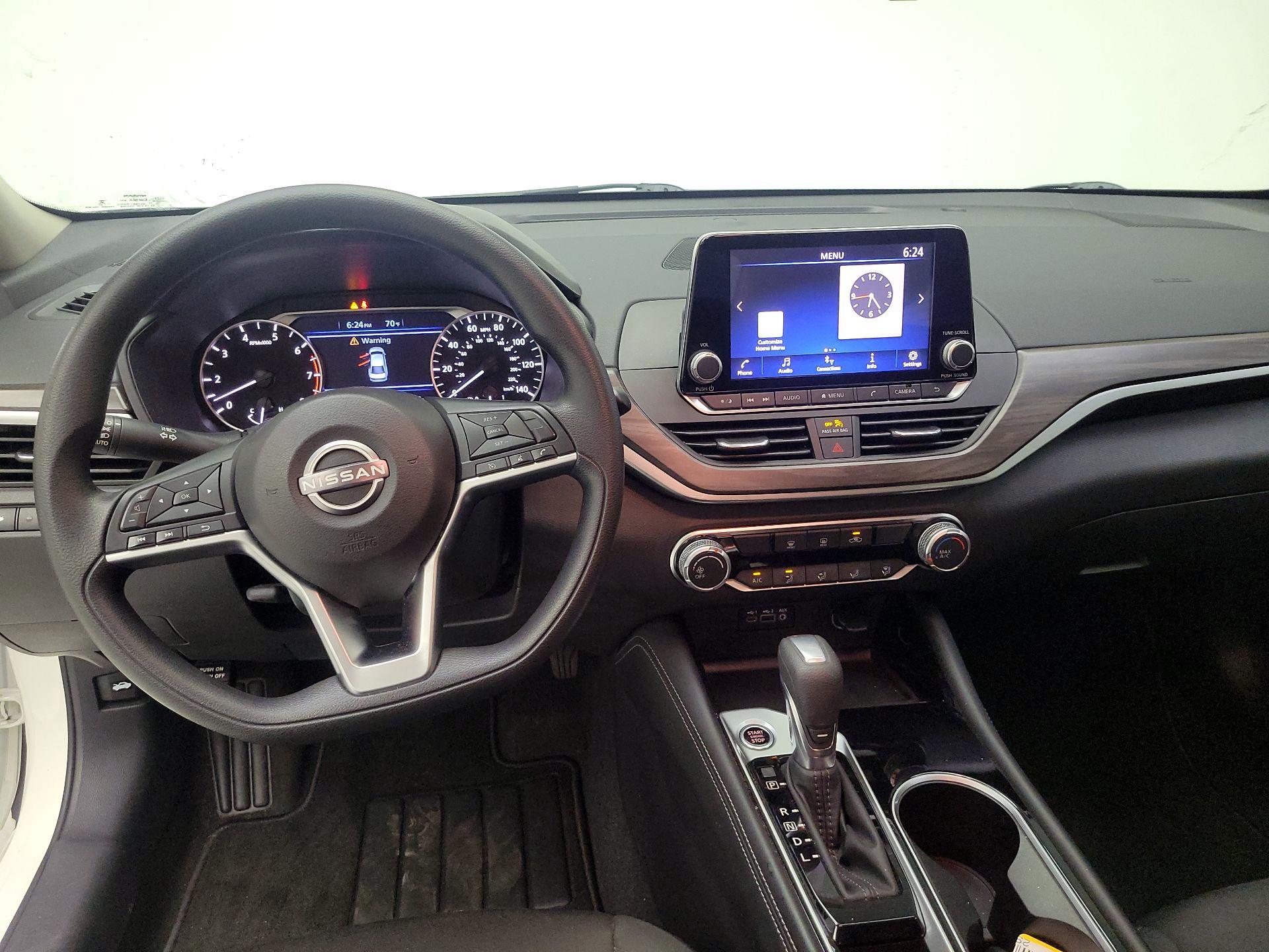 Thumbnail: 2023 Nissan Altima - 9