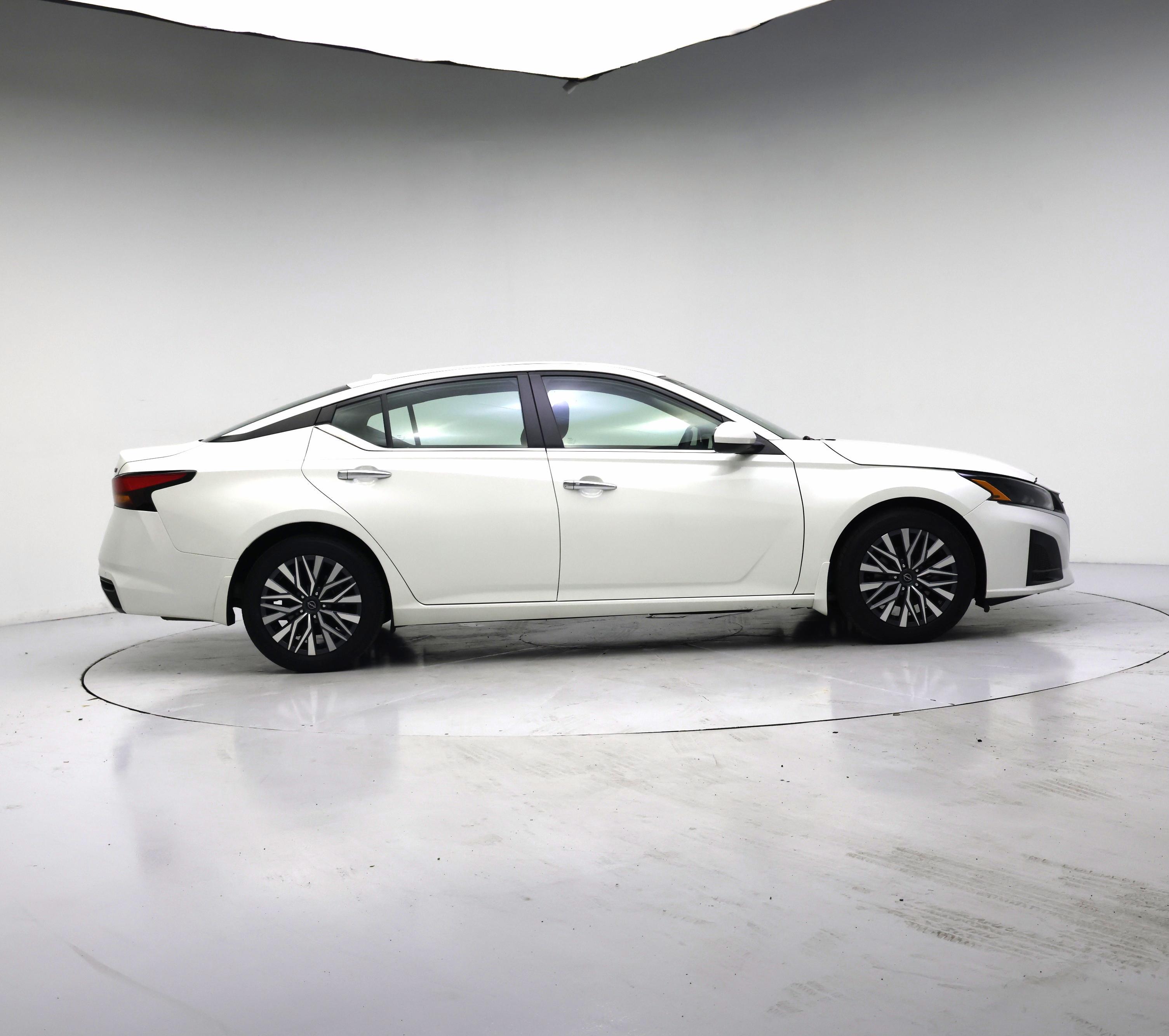 Thumbnail: 2023 Nissan Altima - 7