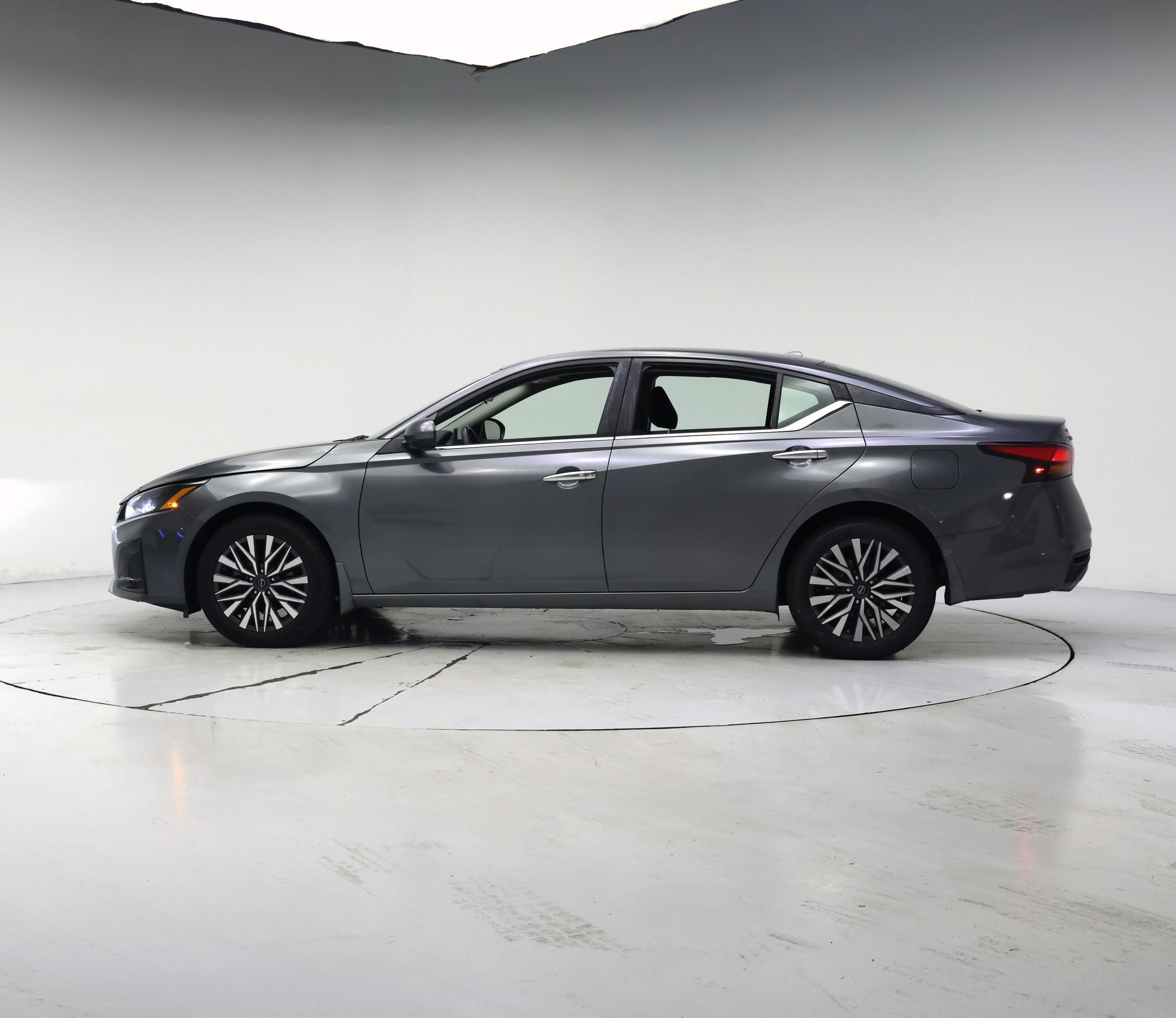 Thumbnail: 2023 Nissan Altima - 3