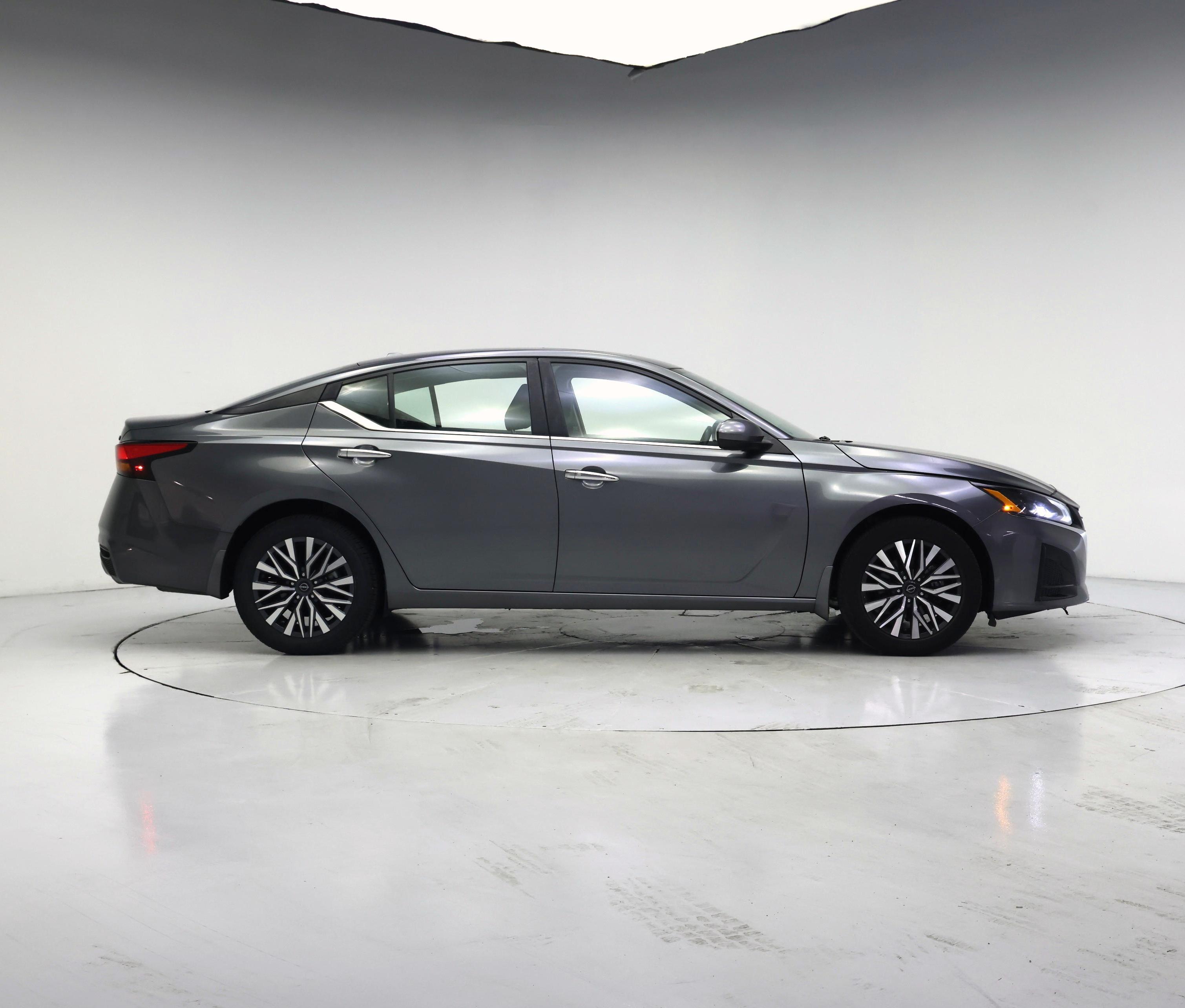 Thumbnail: 2023 Nissan Altima - 7