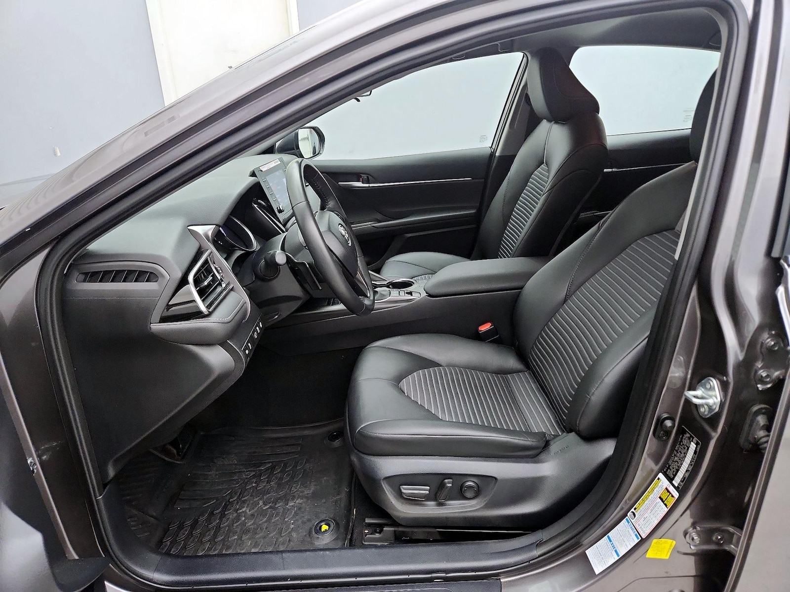 2024 Toyota Camry SE - Photo 12