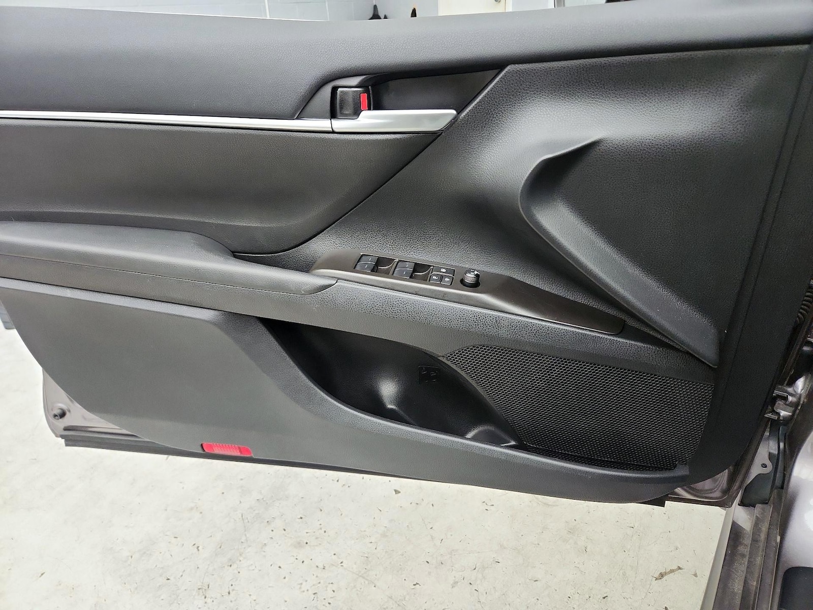 2024 Toyota Camry SE - Photo 13