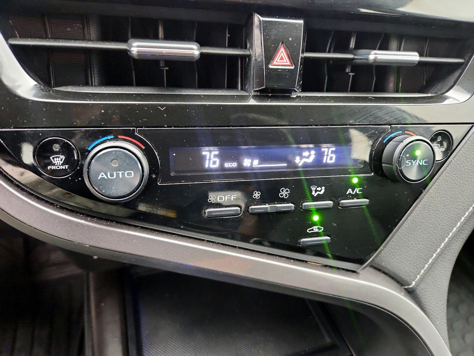 2024 Toyota Camry SE - Photo 17