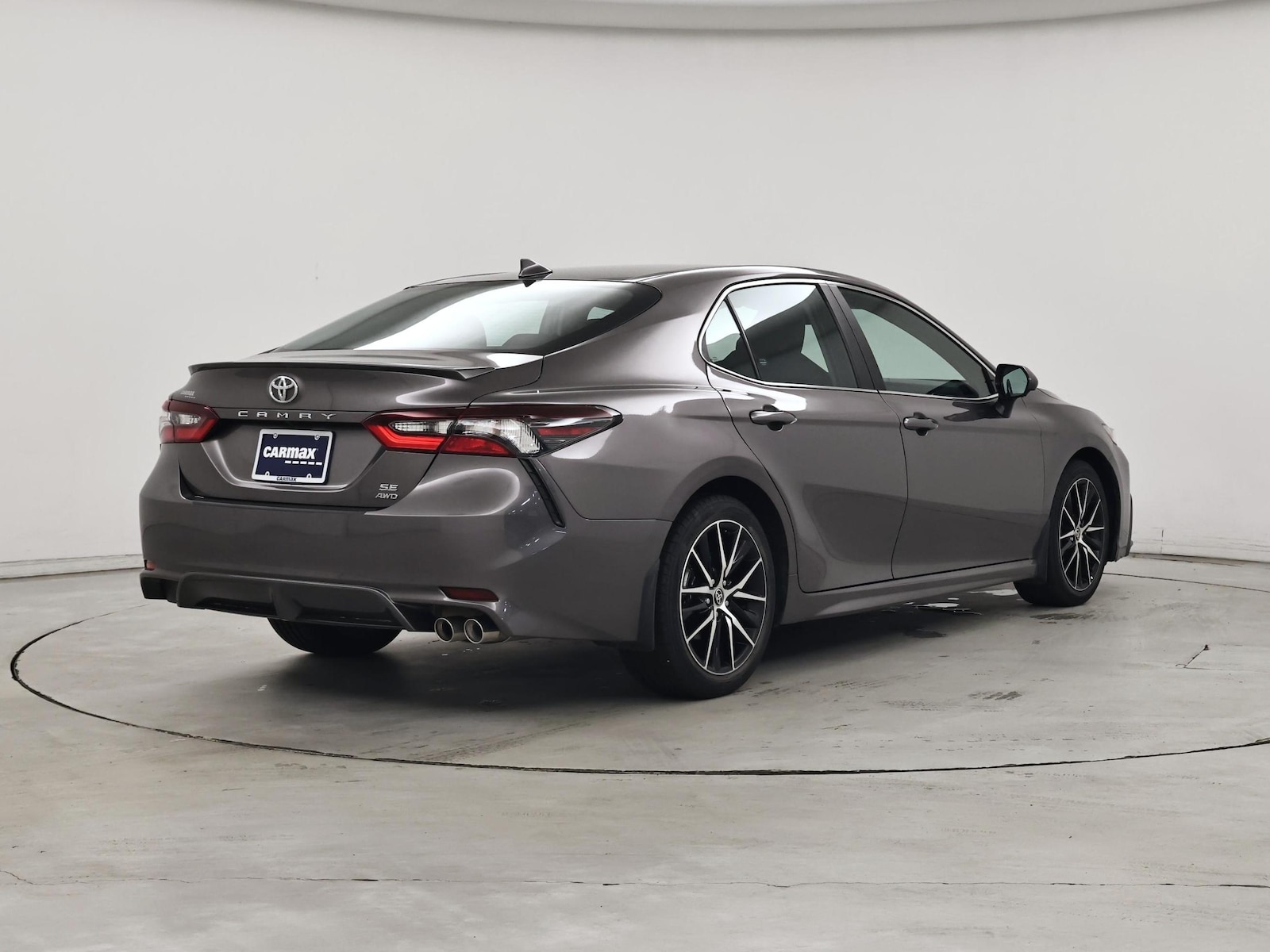 2024 Toyota Camry SE - Photo 9