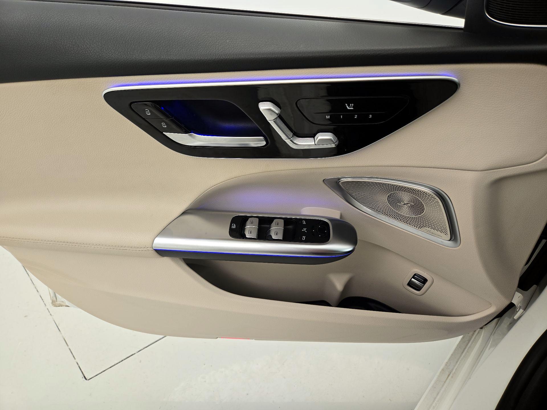 Thumbnail: 2022 Mercedes-Benz C-Class - 12