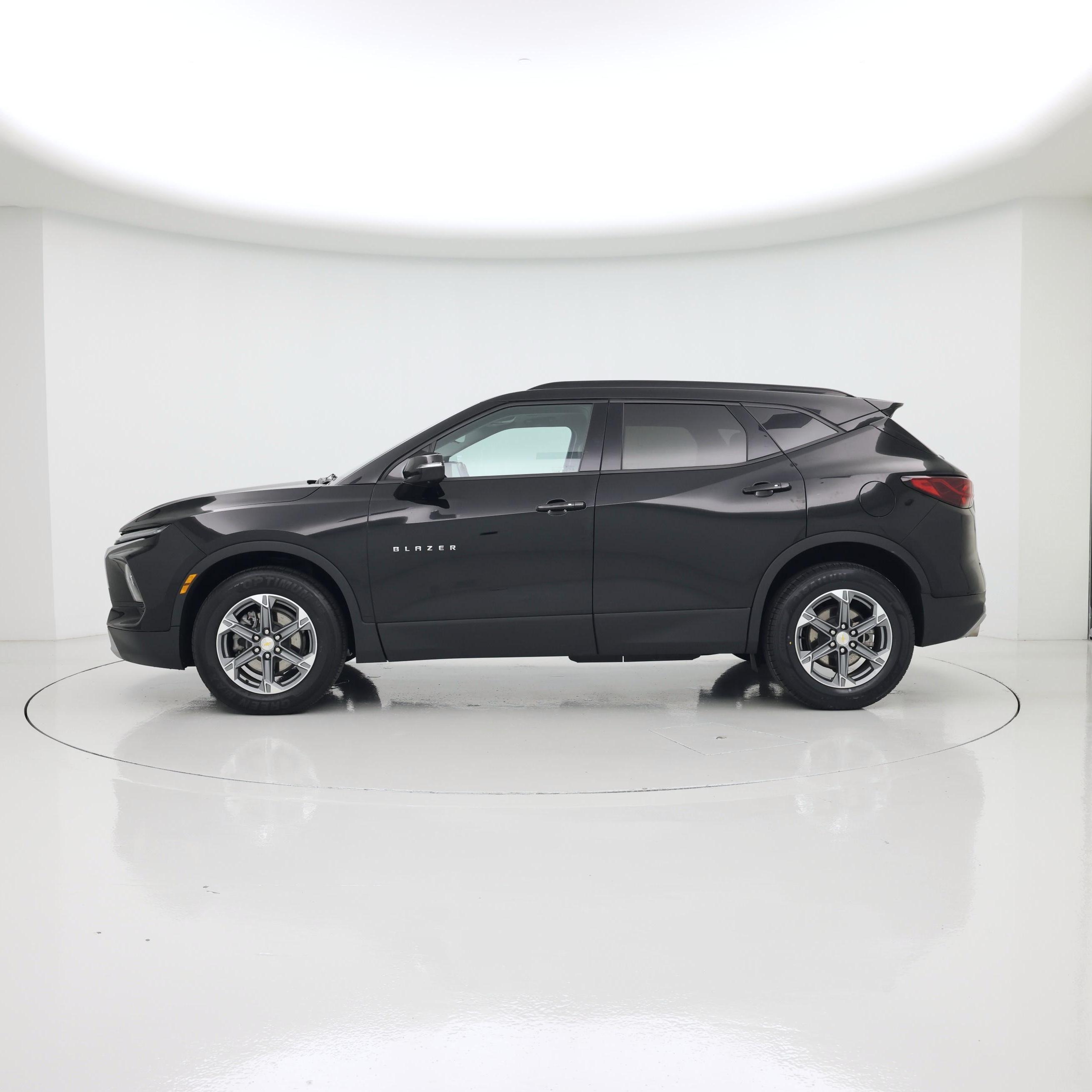 Thumbnail: 2023 Chevrolet Blazer - 3